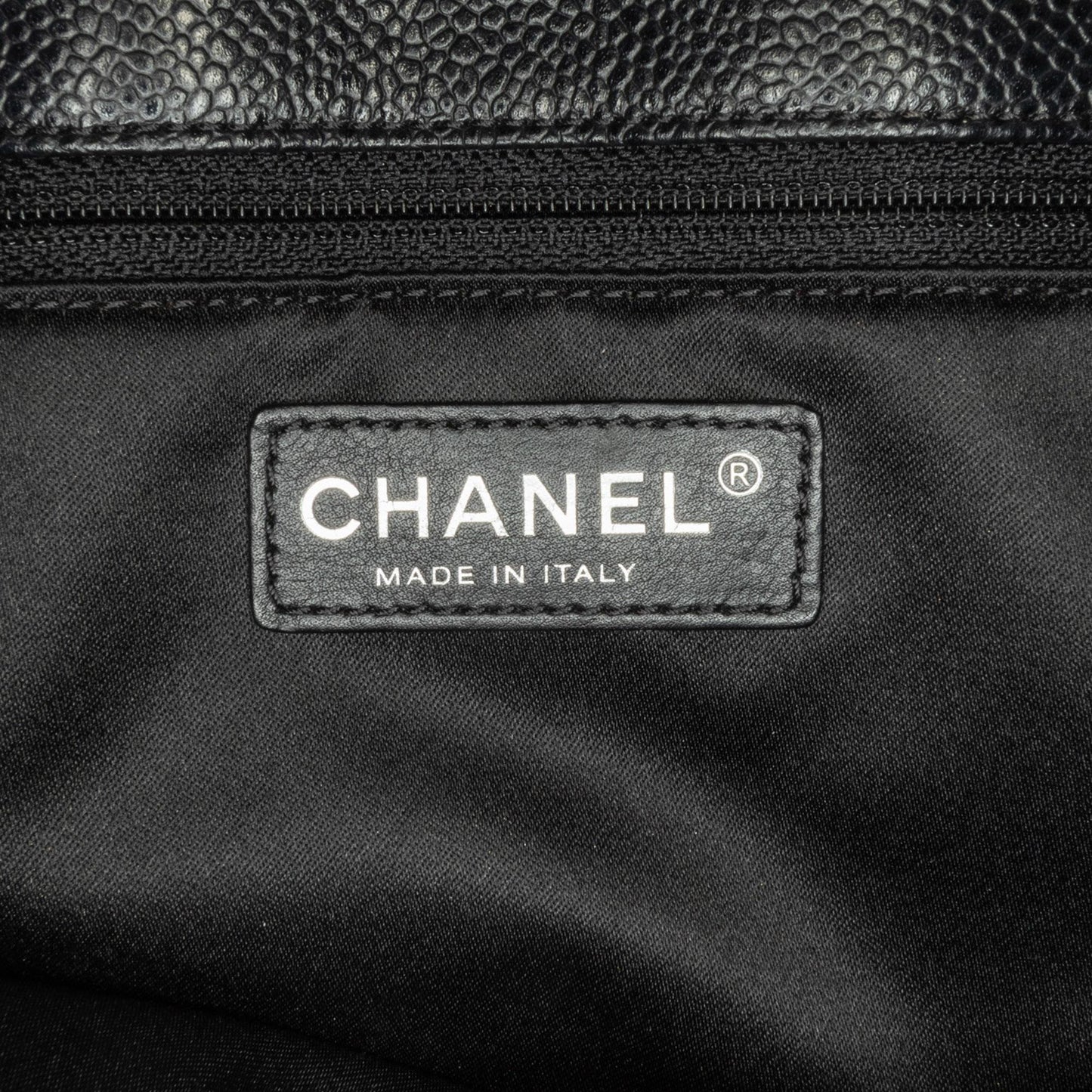 Chanel Caviar Grand Shopping Tote (SHG-aiJkXx)