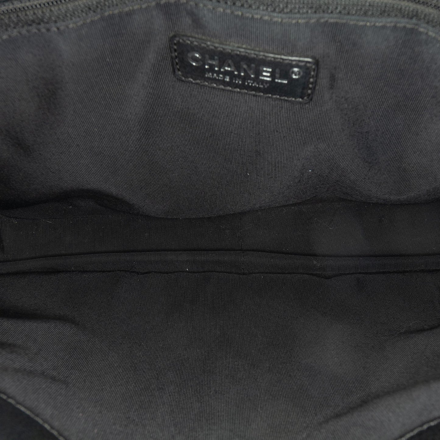 Chanel Caviar Grand Shopping Tote (SHG-sAOTMf)