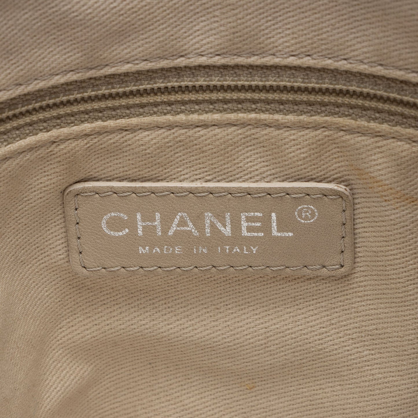 Chanel Caviar Leather CC Medium Pocket Hobo