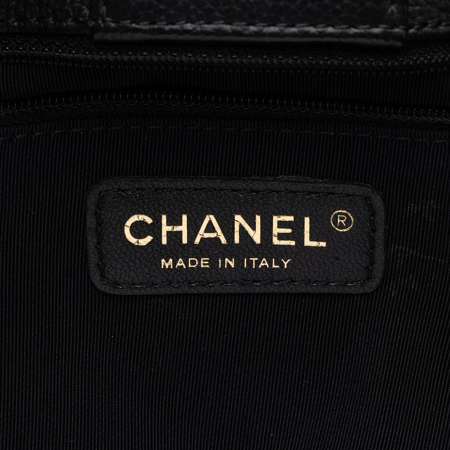 Chanel Caviar Leather Cerf Classic Executive Tote (SHF-vQMVxy)