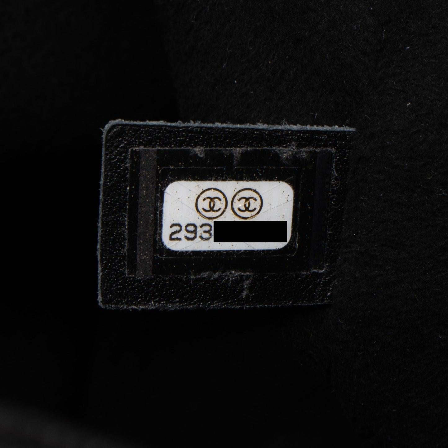 Chanel Caviar Leather Studded CC Deauville Bucket Bag (SHF-LVIad7)