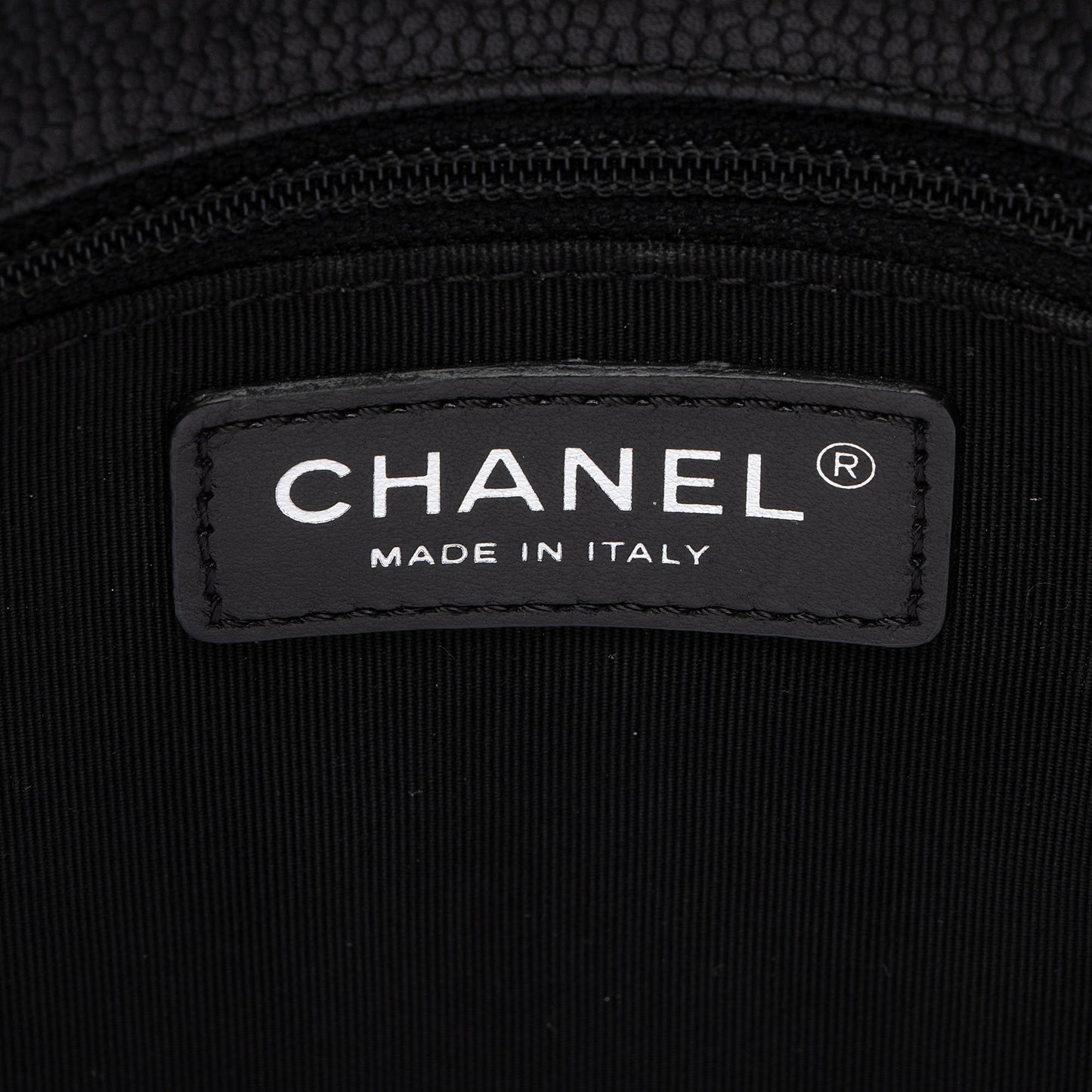Chanel Caviar Leather Urban Companion Tote (SHF-nAN9Fg)