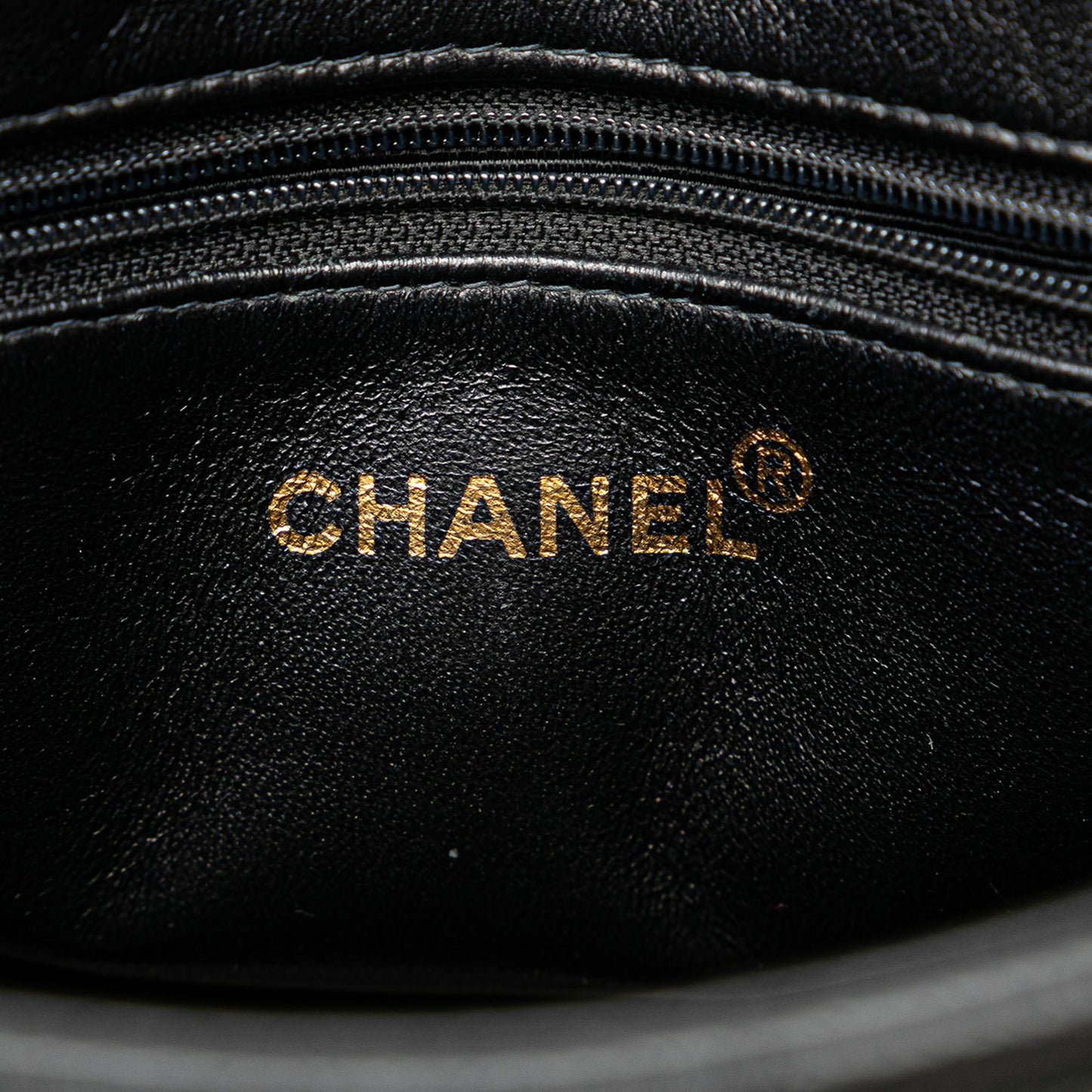 Chanel Caviar Medallion Tote (SHG-y2ND77)
