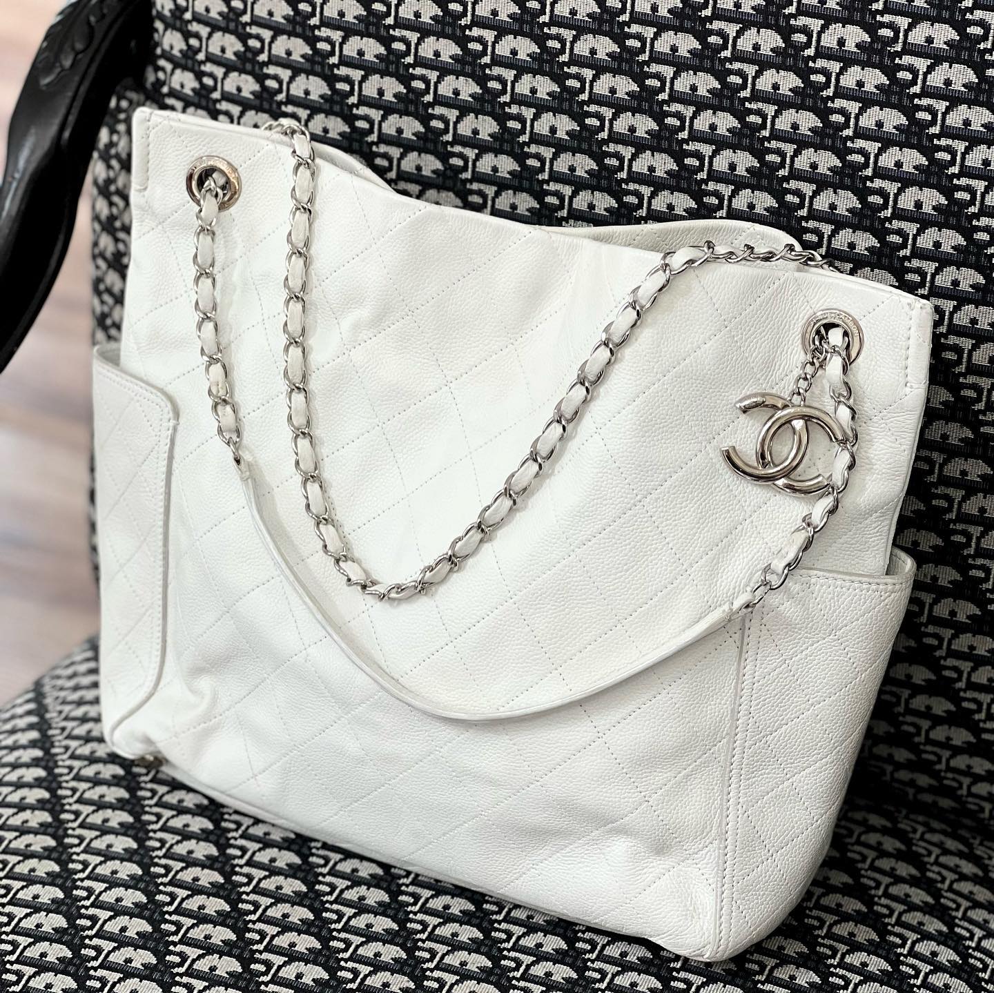 Luxury Chanel CAVIAR QUILTED LEATHER TOTE BAG