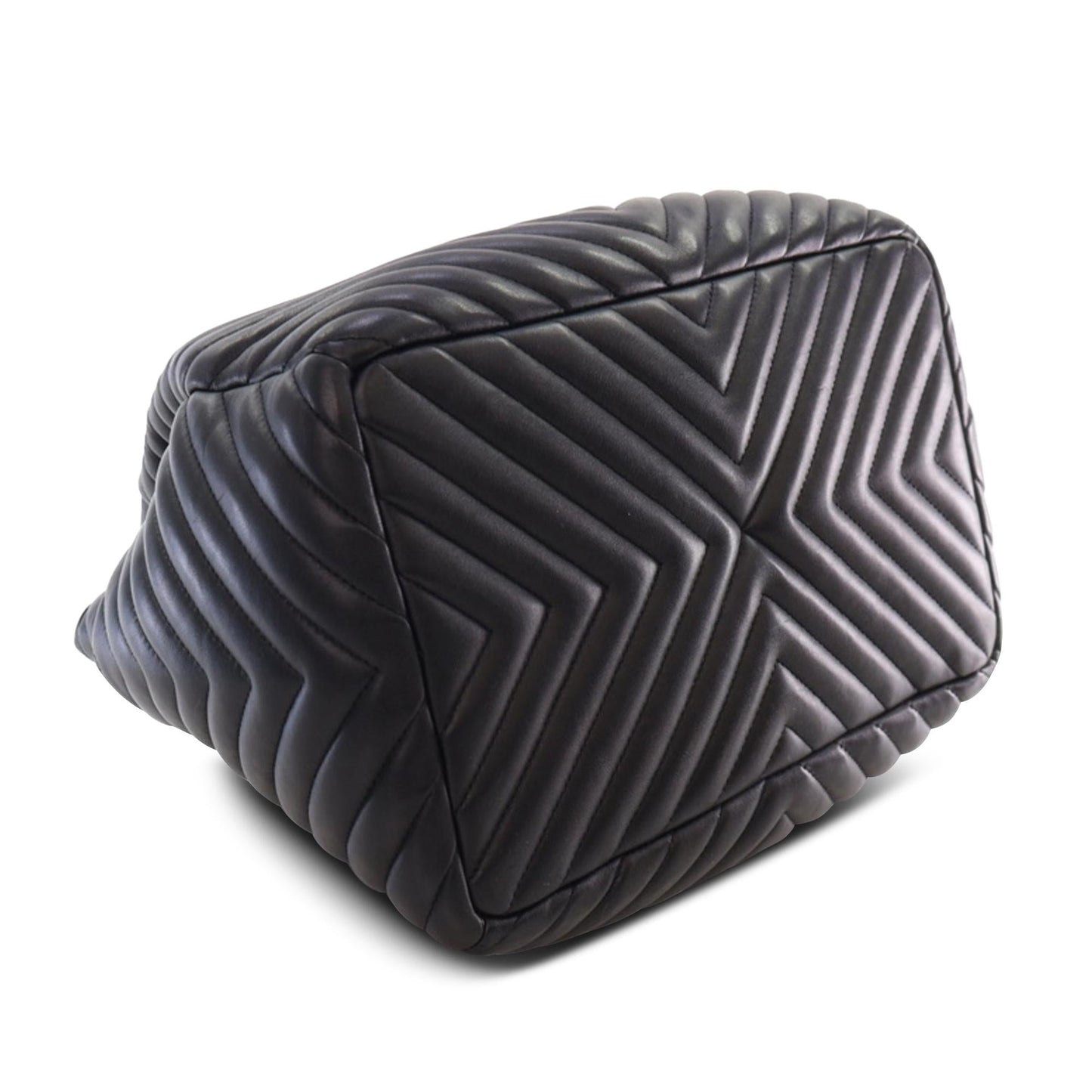 Chanel Chevron Calfskin Urban Spirit Bucket Bag (SHG-c8HyEg)