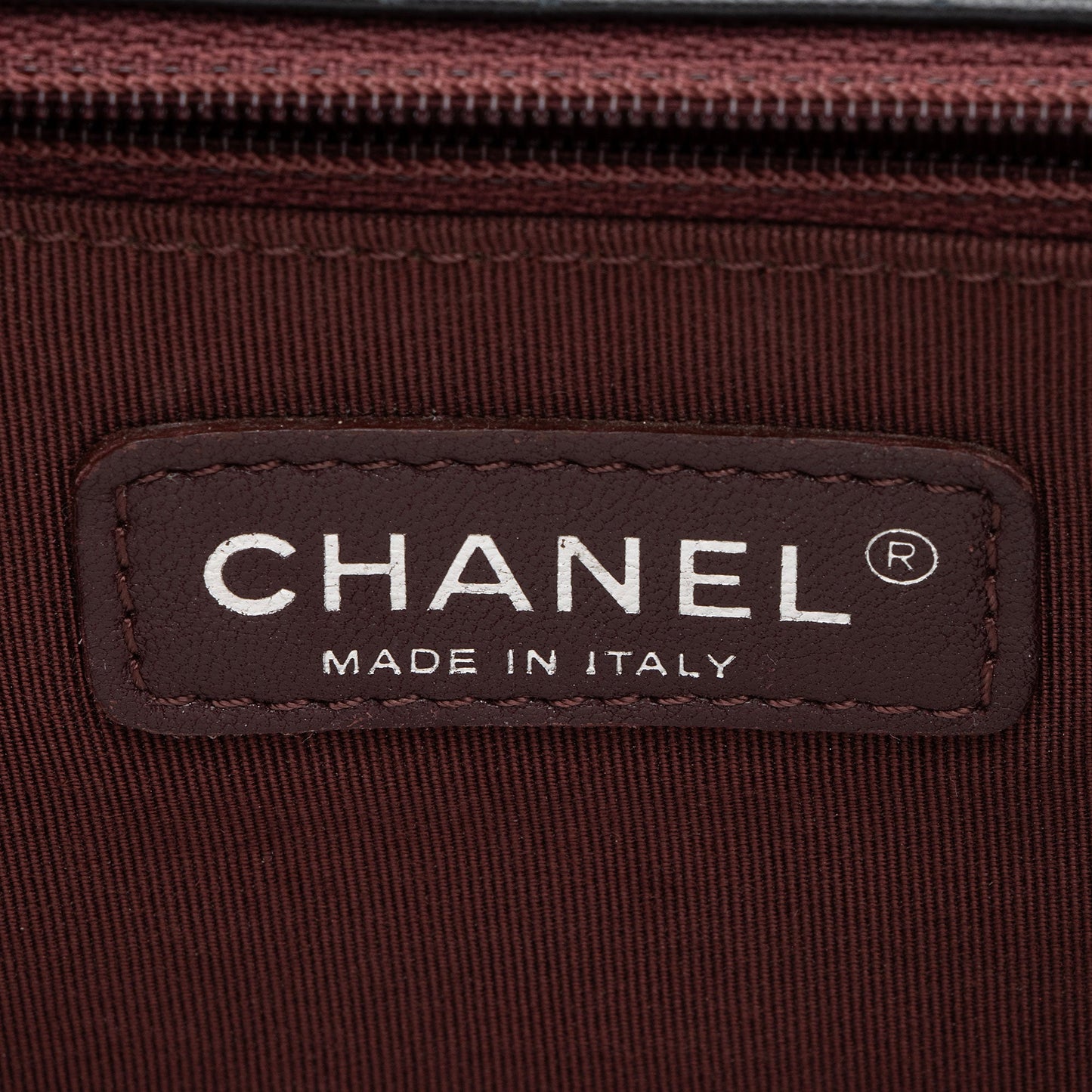 Chanel Chevron Wrinkled Lambskin New Medium Boy Bag (SHF-rjzaUj)