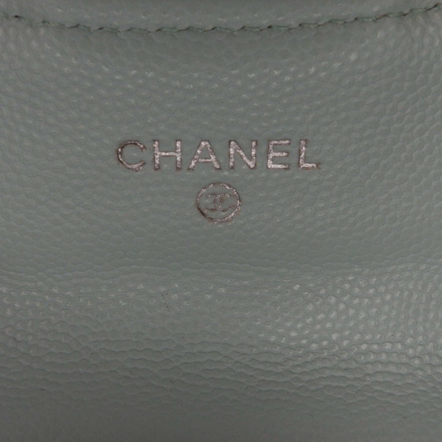Chanel Classic Caviar Card Holder (SHG-ldd4kZ)