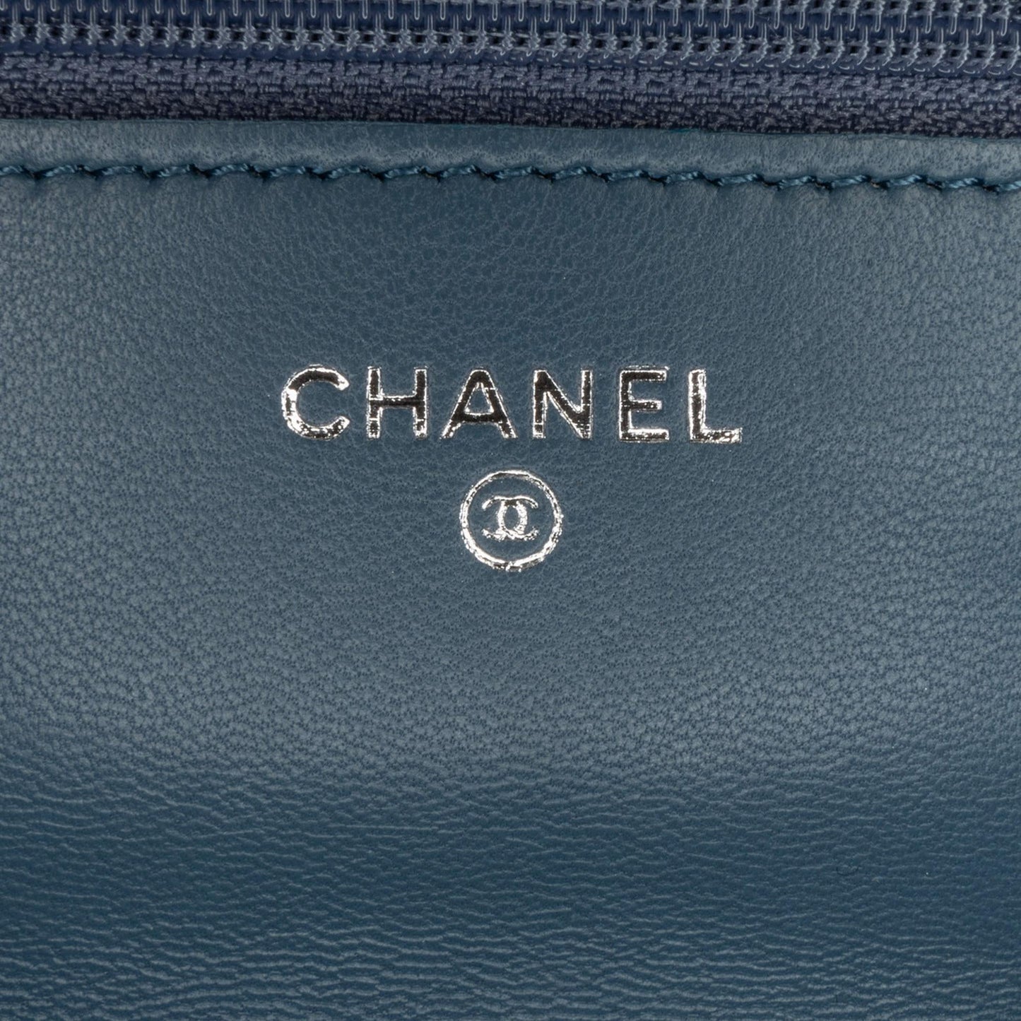 Chanel Classic Lambskin Wallet on Chain (SHG-fxeulc)