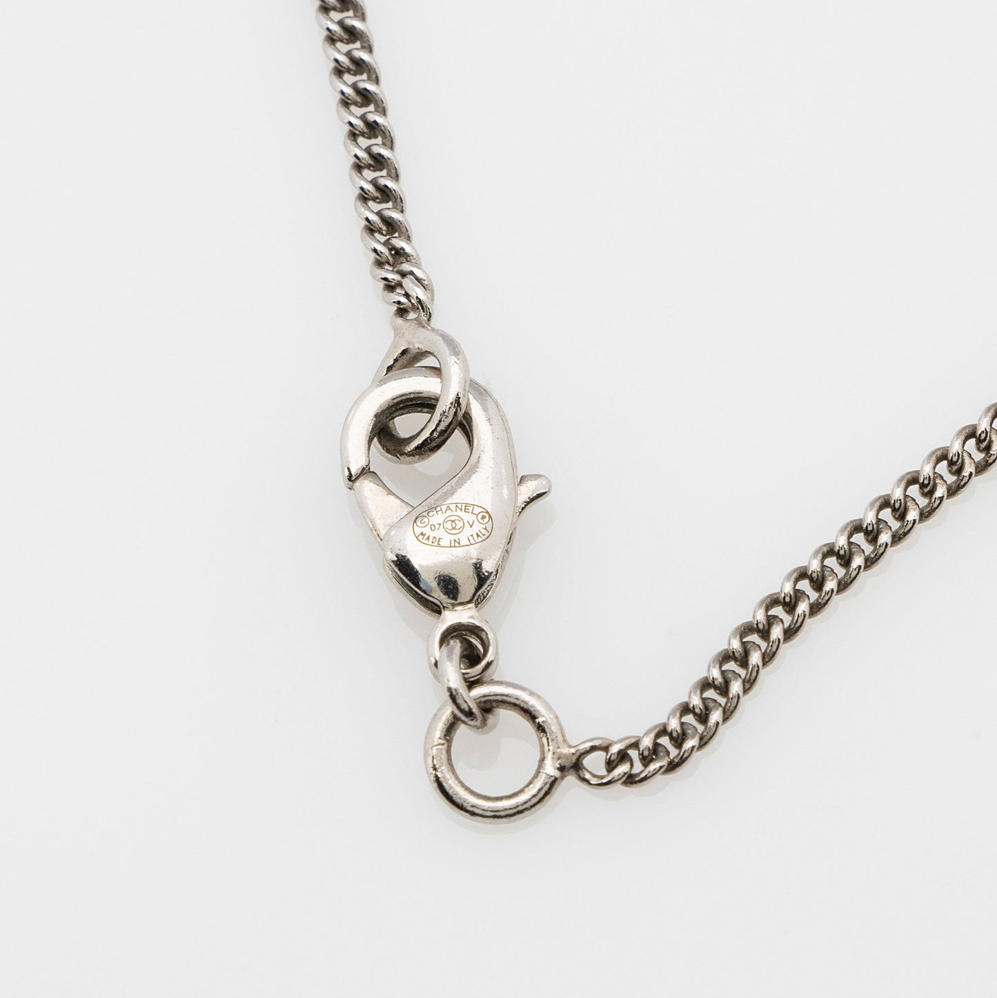 Chanel Crystal CC Pendant Necklace (SHF-WHgrmS)