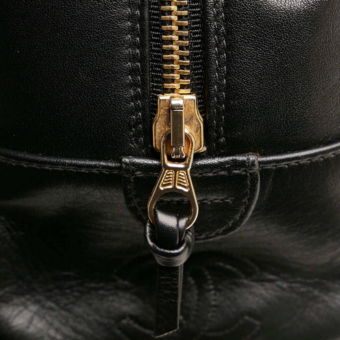 Chanel Diamond Stitch Pouch (SHG-7uj1q0)