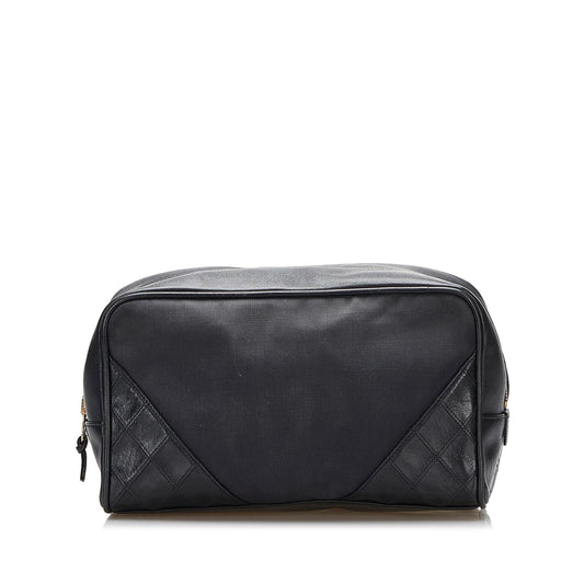 Chanel Diamond Stitch Pouch (SHG-7uj1q0)