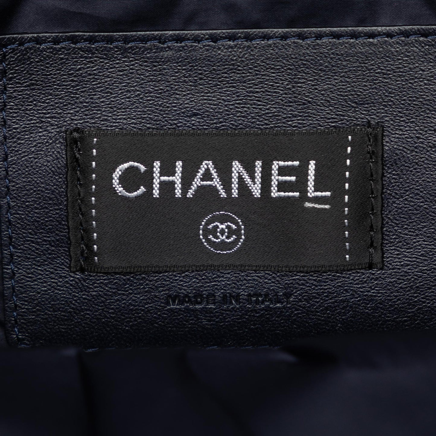 Chanel Doudoune Crossbody Bag (SHG-xAJIJX)