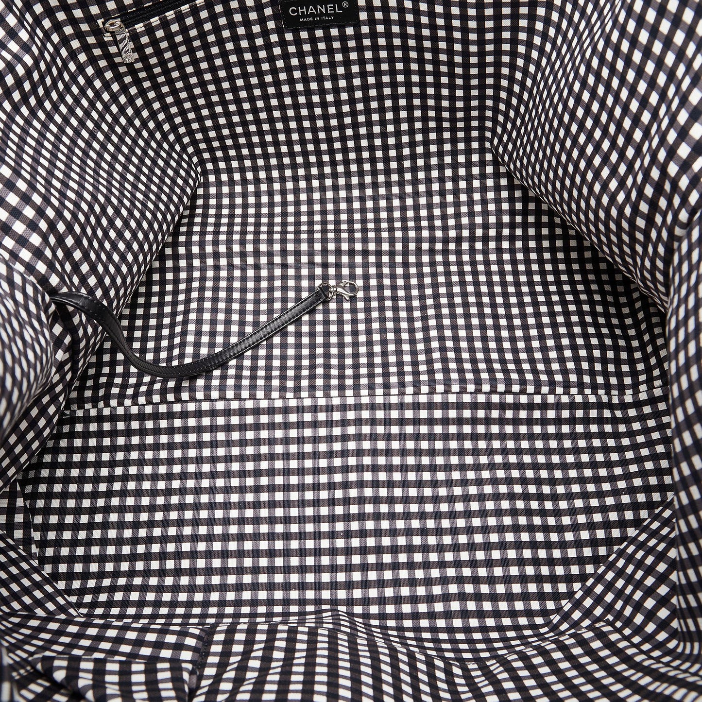 Chanel Gingham XXL Tote (SHG-FDvtAx)