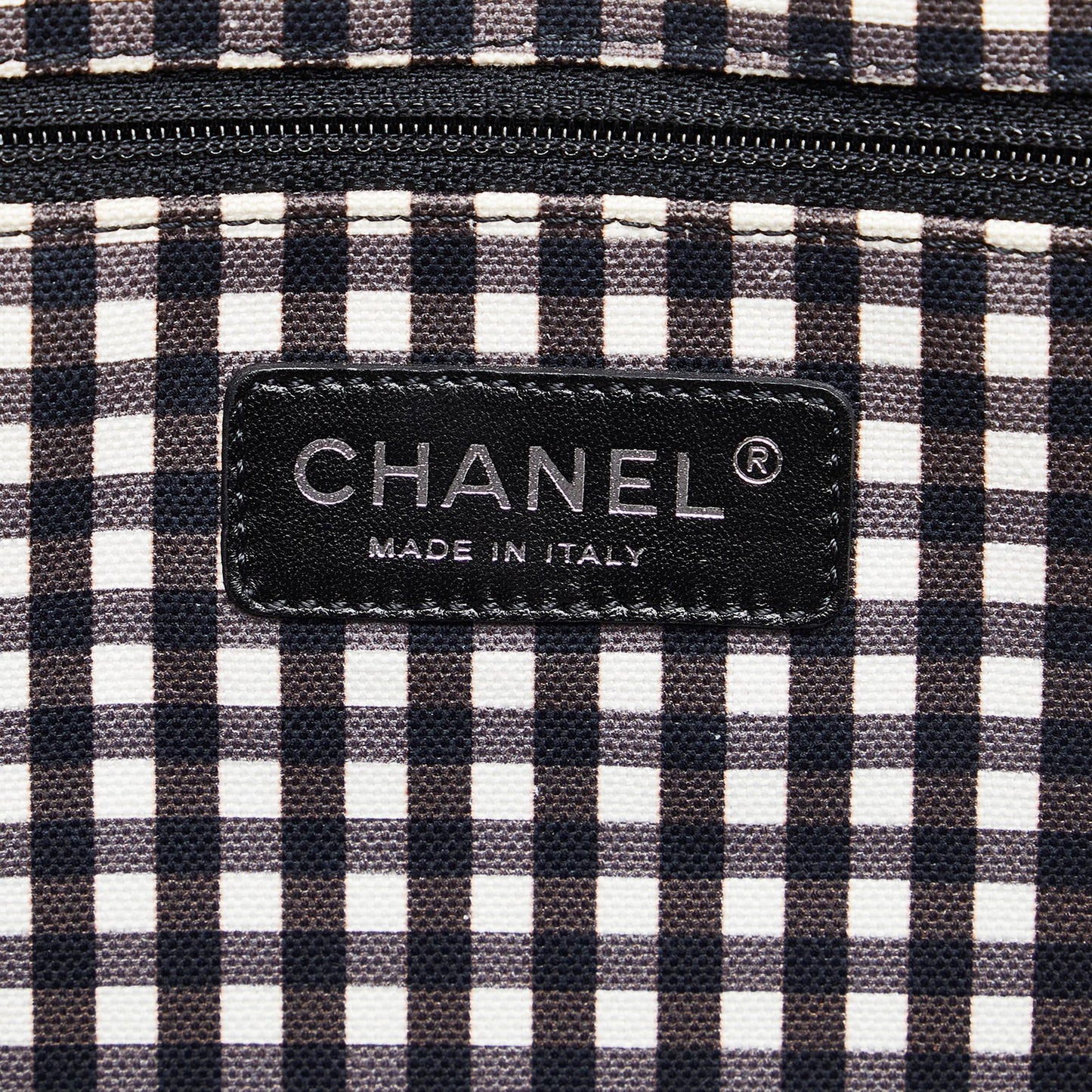 Chanel Gingham XXL Tote (SHG-FDvtAx)