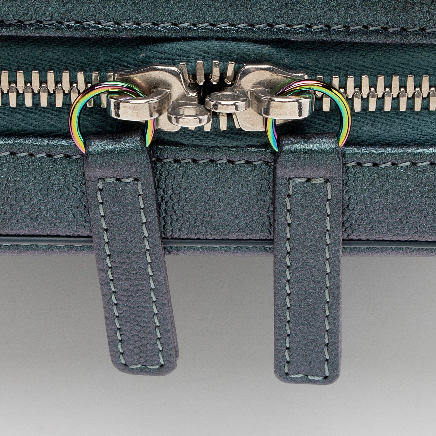 Chanel Iridescent Caviar Leather CC Filigree Small Vanity Case