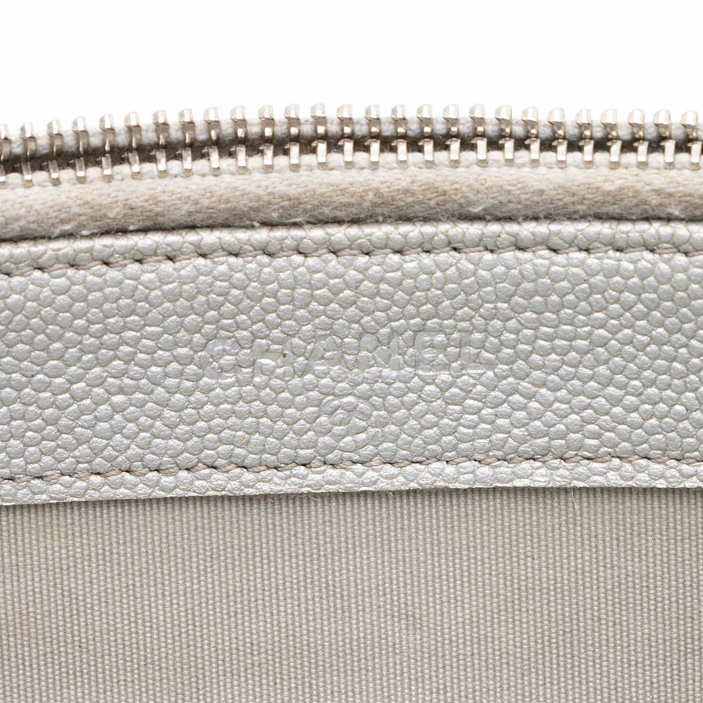 Chanel Iridescent Caviar Leather Vintage Mademoiselle Clutch with Chain (SHF-fdlQlw)