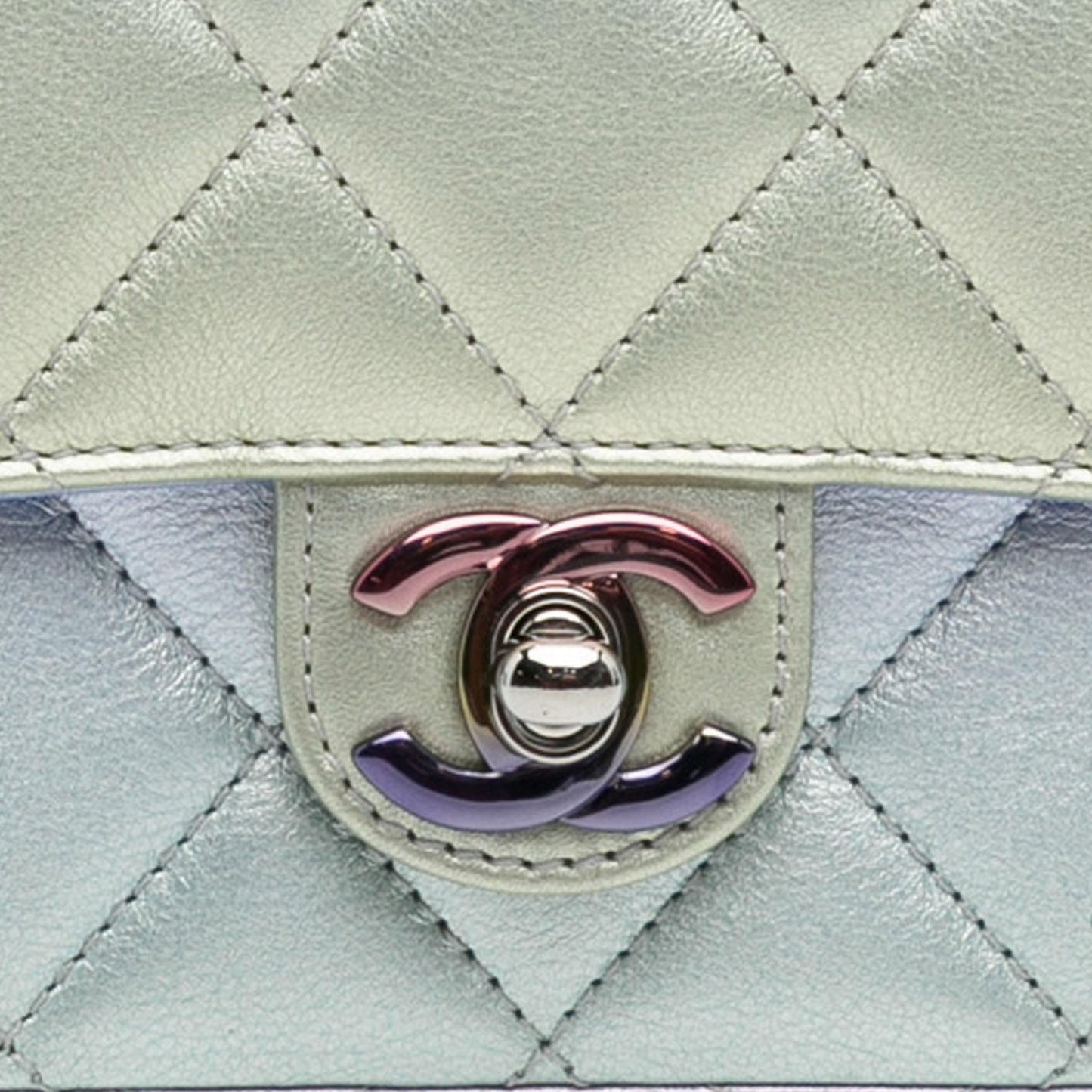 Chanel Iridescent Lambskin Wristlet Clutch Bag (SHG-OsxRyI)