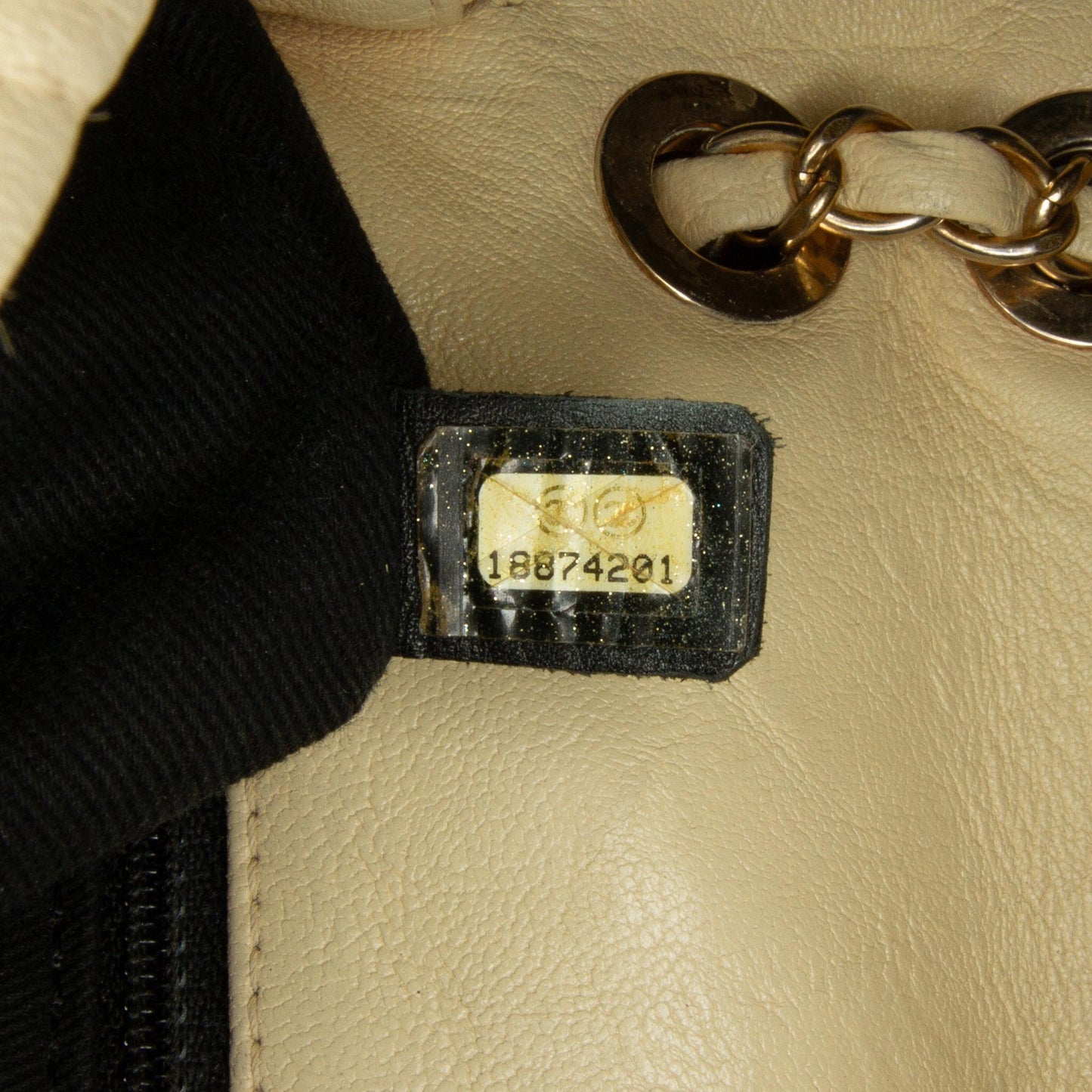 Chanel Jumbo Chevron Single Flap Bag (SHG-JJ2JXA)