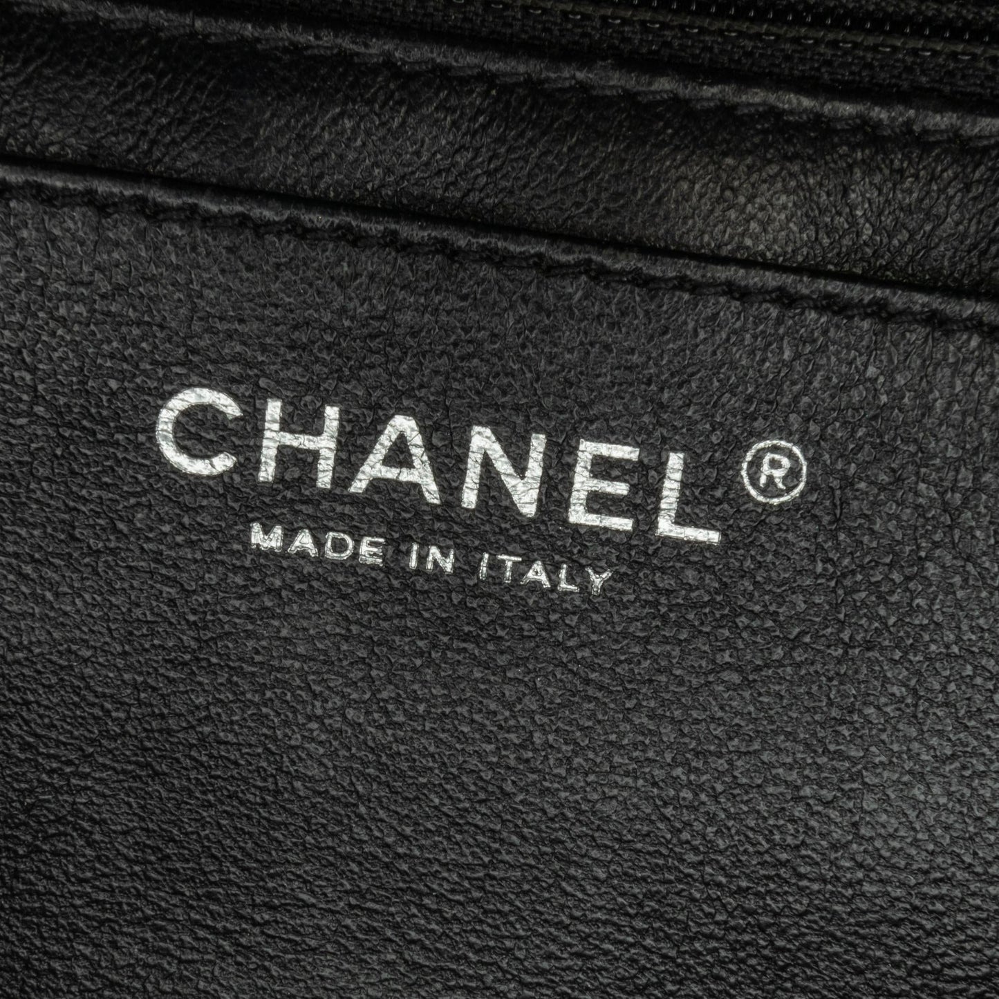 Chanel Jumbo Classic Bicolor Lambskin Twist Flap (SHG-8KW5ON)