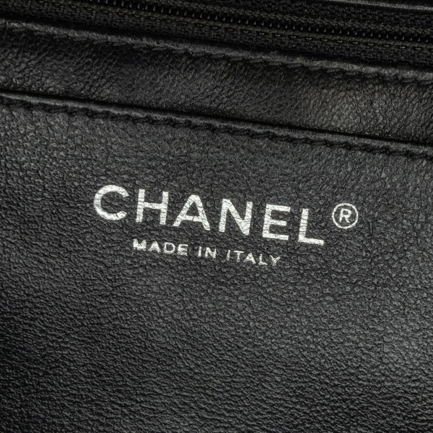 Chanel Jumbo Classic Bicolor Lambskin Twist Flap (SHG-8KW5ON)