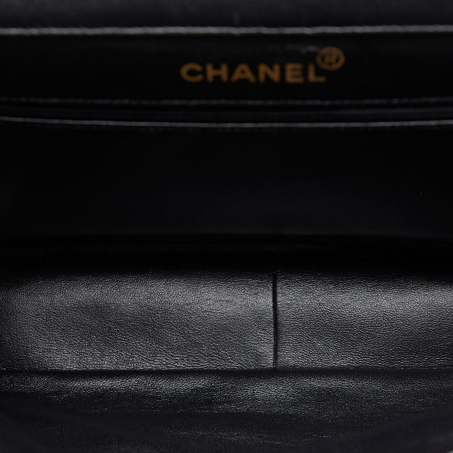 Chanel Jumbo Classic Lambskin Single Flap Bag (SHG-zQZOuM)