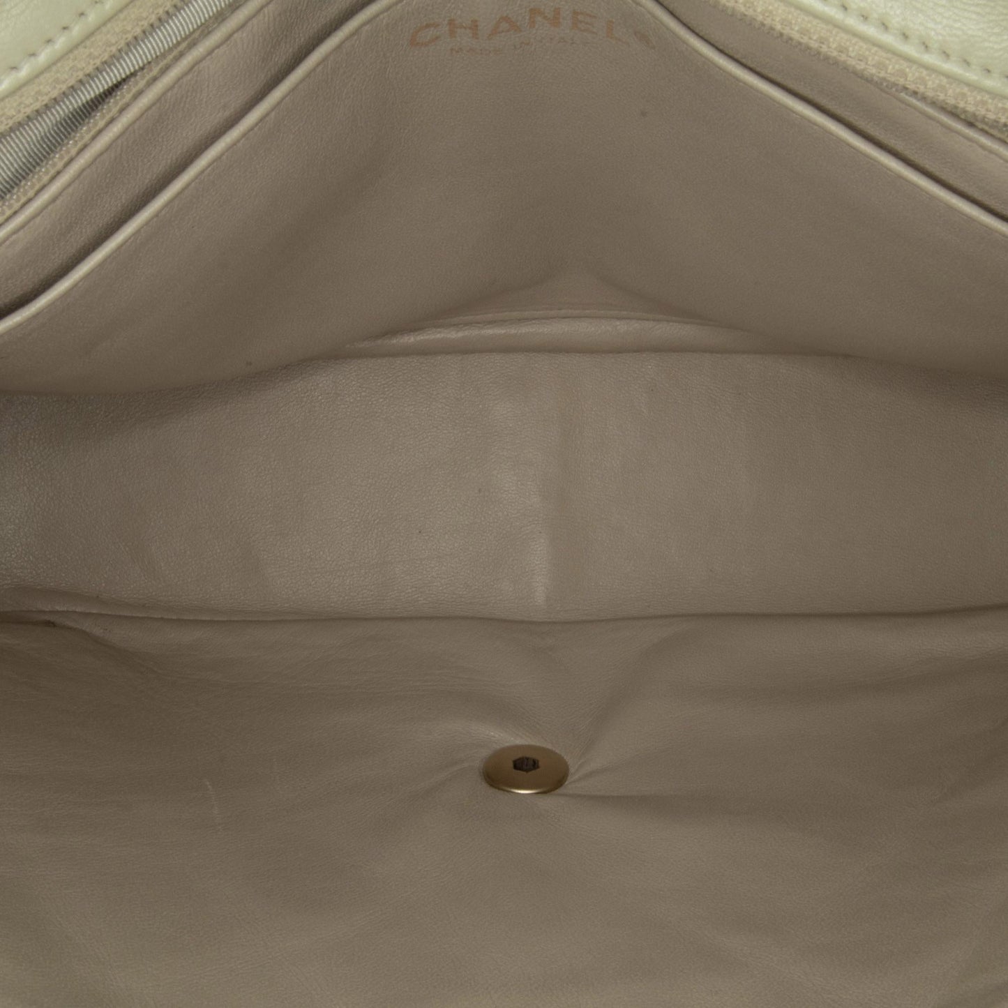 Chanel Jumbo Classic Lambskin Single Flap (SHG-RAwy5g)