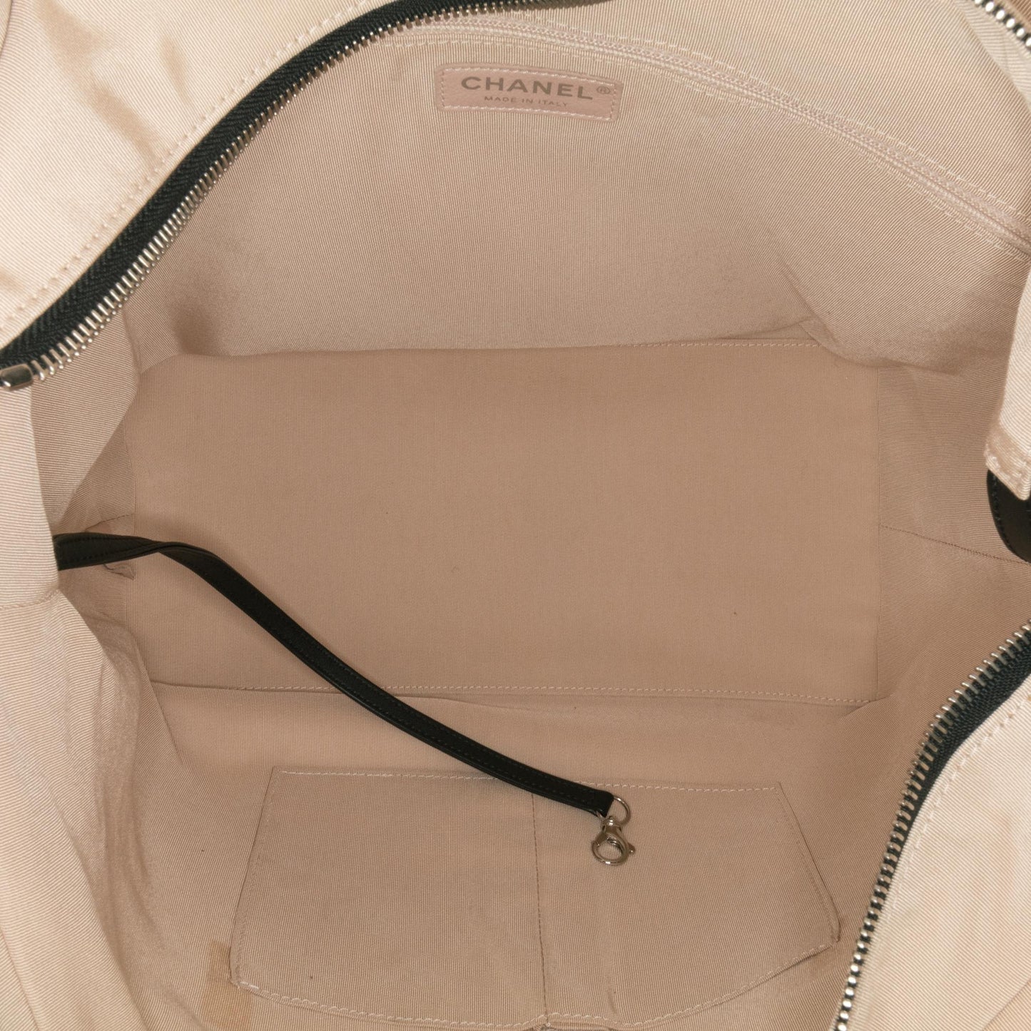 Chanel La Pausa Bay Shopping Tote (SHG-tn2HR3)