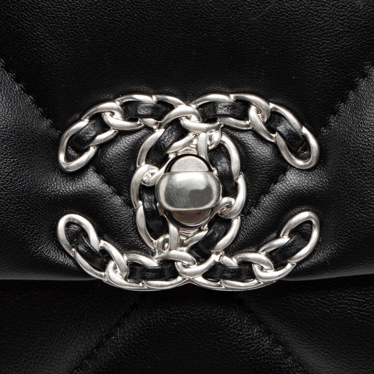 Chanel Lambskin 19 Medium Flap Shoulder Bag (SHF-boGp4i)