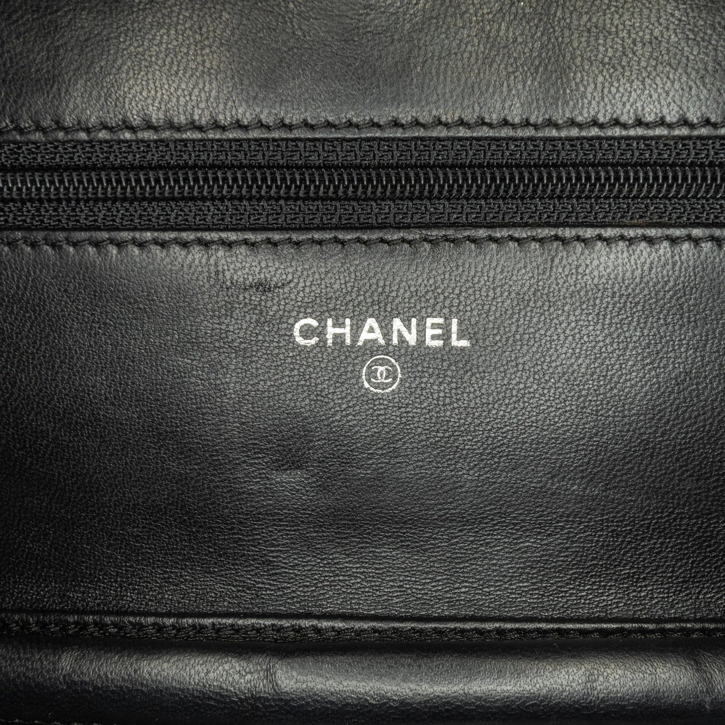 Chanel Lambskin Camellia Embossed Wallet On Chain (SHG-zvZjrf)