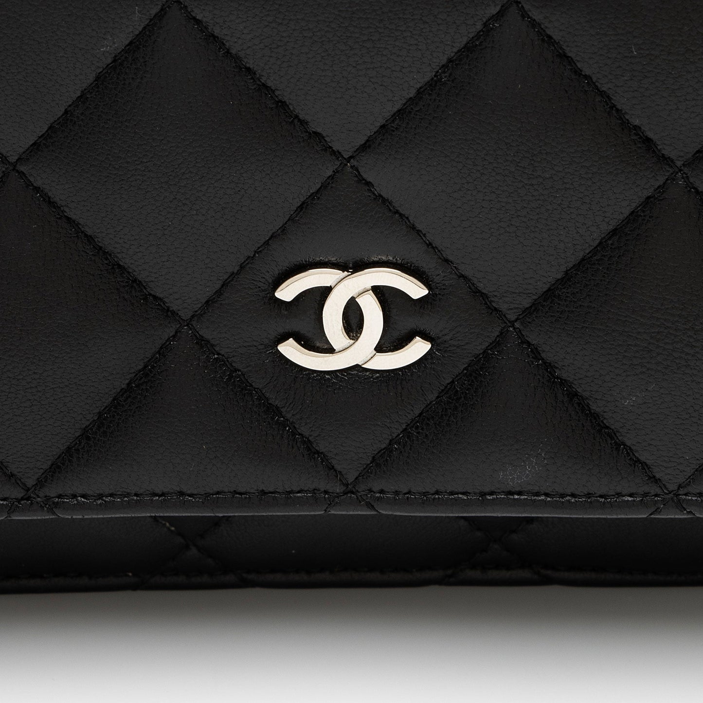 Chanel Lambskin Classic Wallet on Chain (SHF-zqvIju)