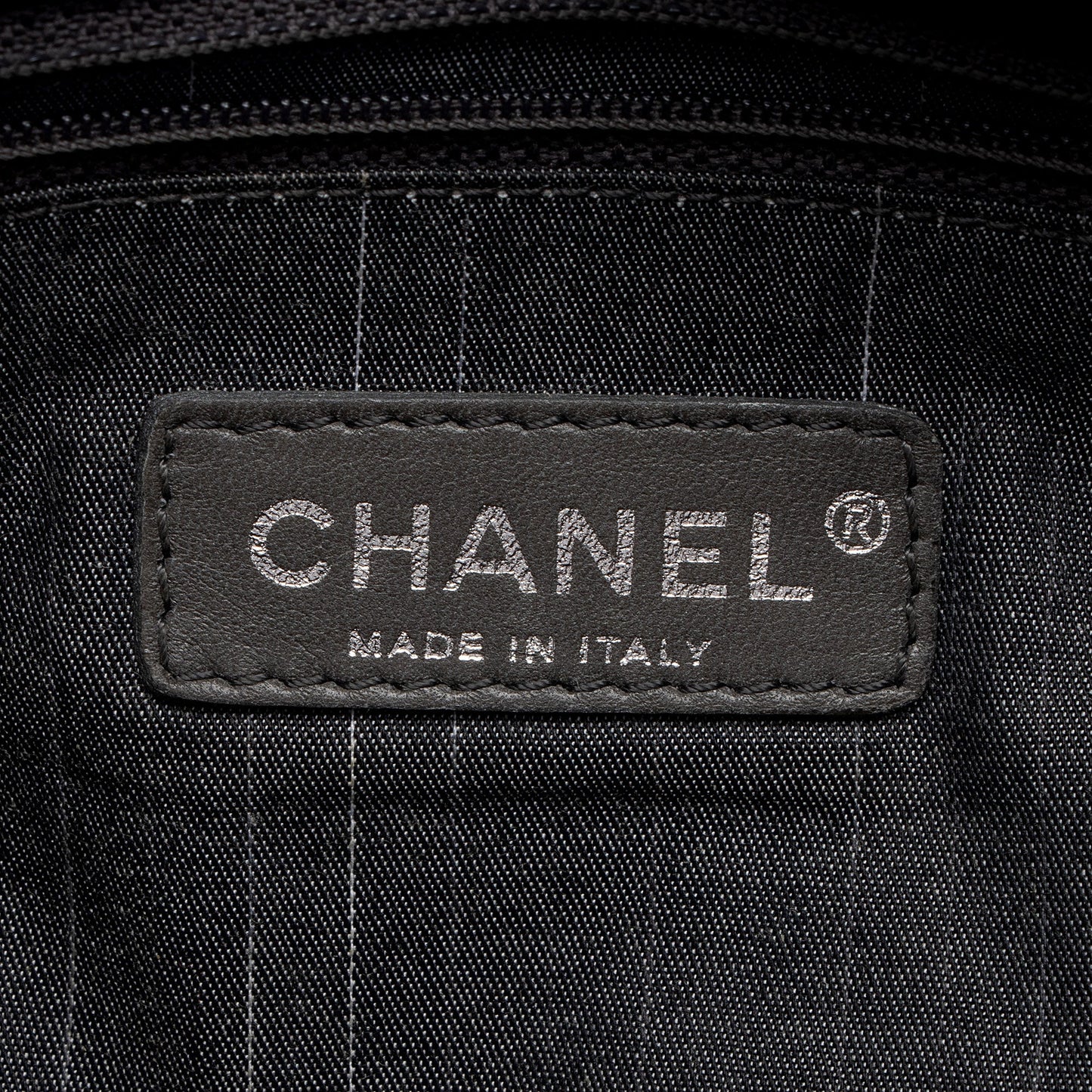 Chanel Lambskin In and Out Maxi Flap Bag (SHF-A4kgjG)