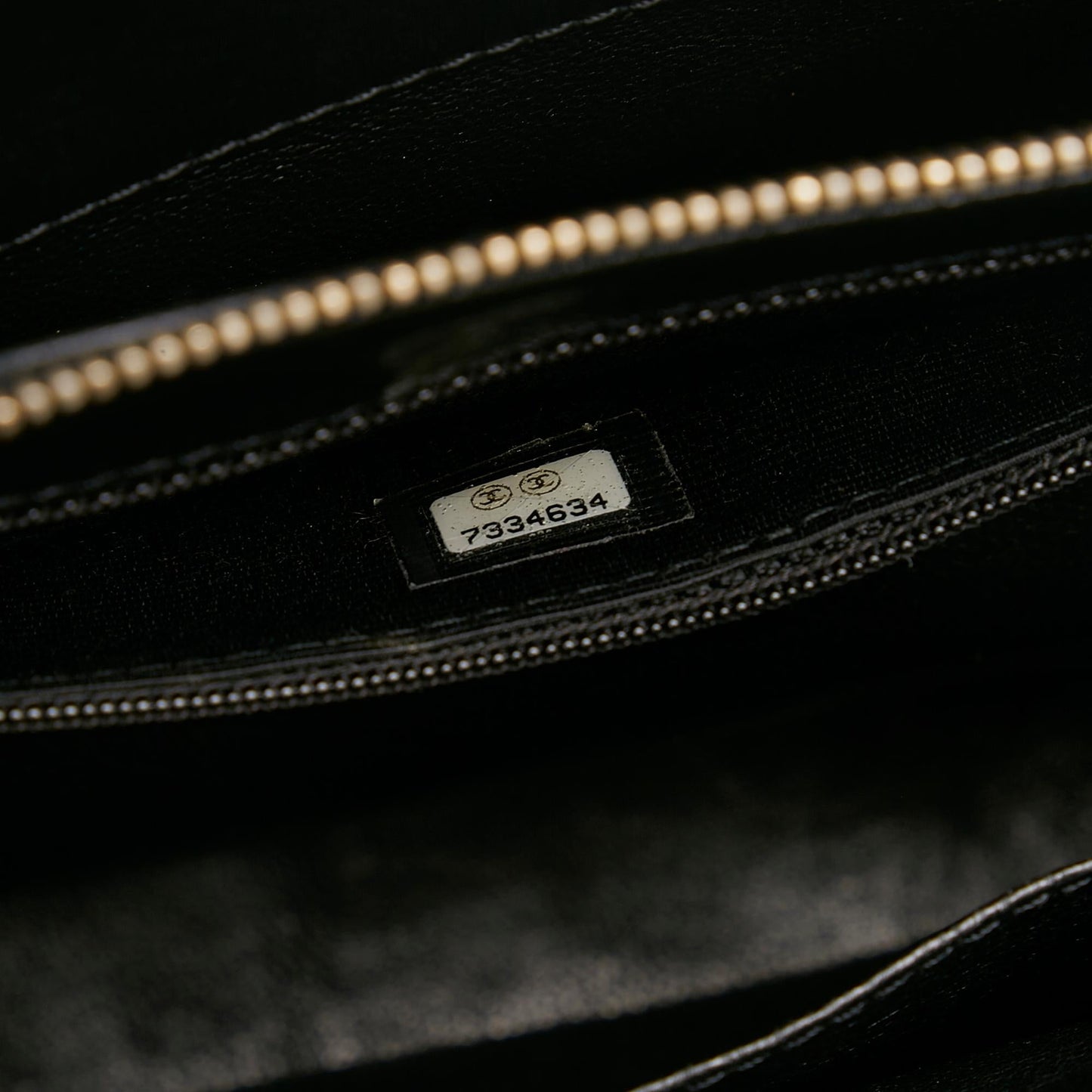 Chanel Lambskin Leather Handbag (SHG-WGibWp)