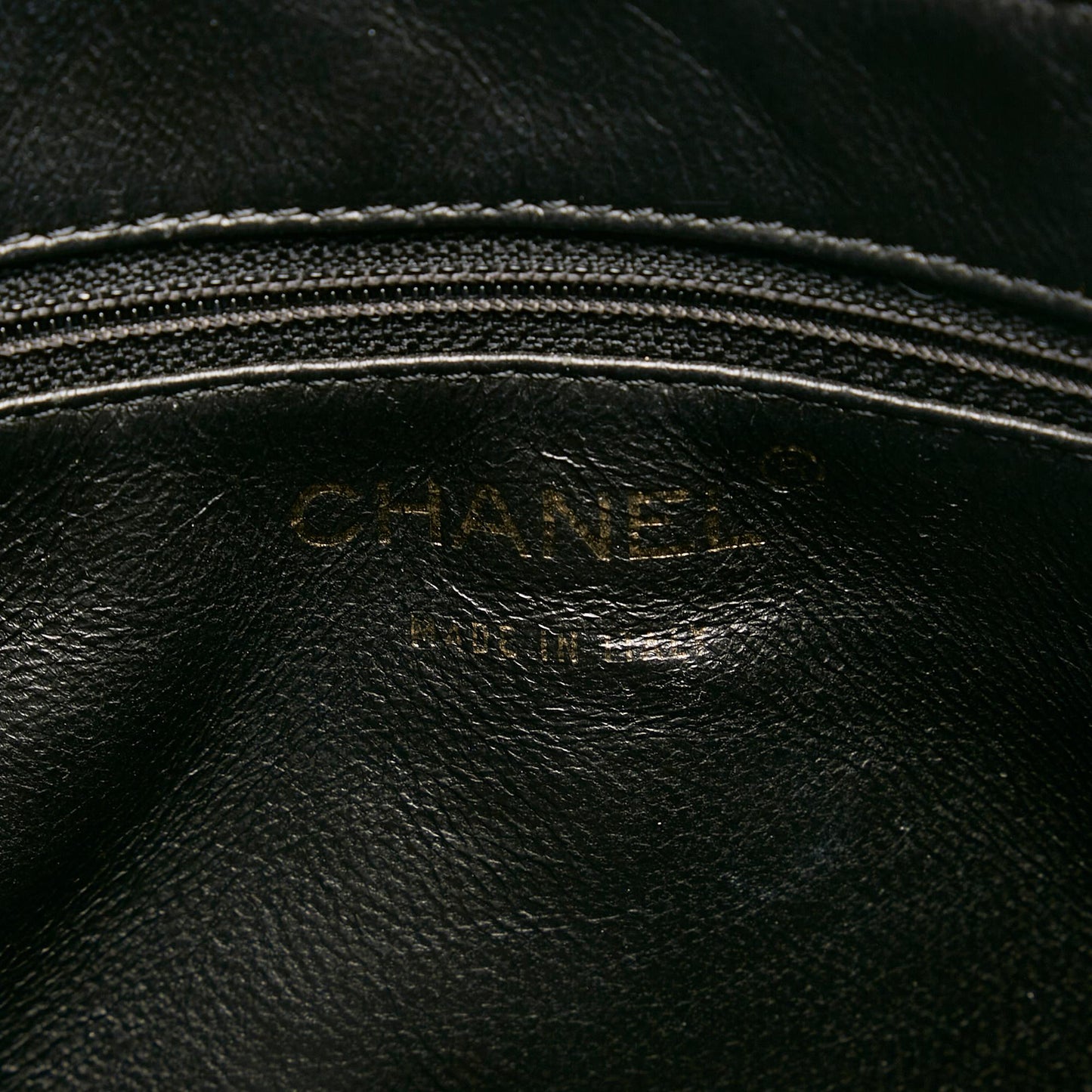 Chanel Lambskin Leather Handbag (SHG-WGibWp)