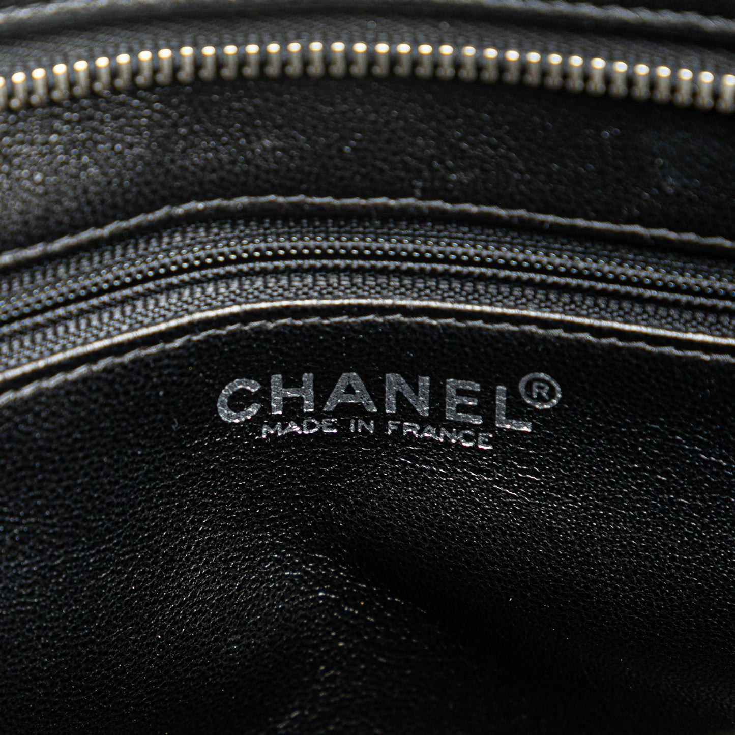 Chanel Lambskin Medallion Tote (SHG-cROUye)