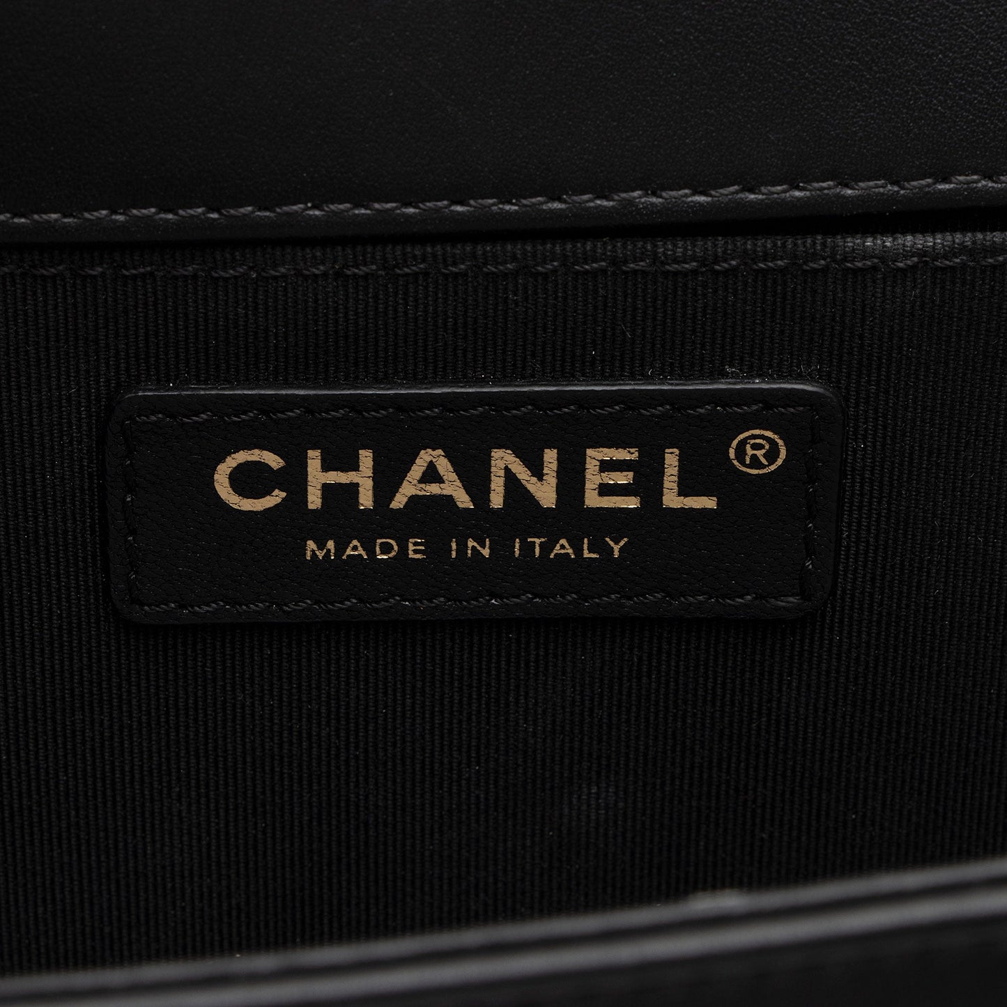 Chanel Lambskin Old Medium Boy Bag (SHF-QJr6Pf)