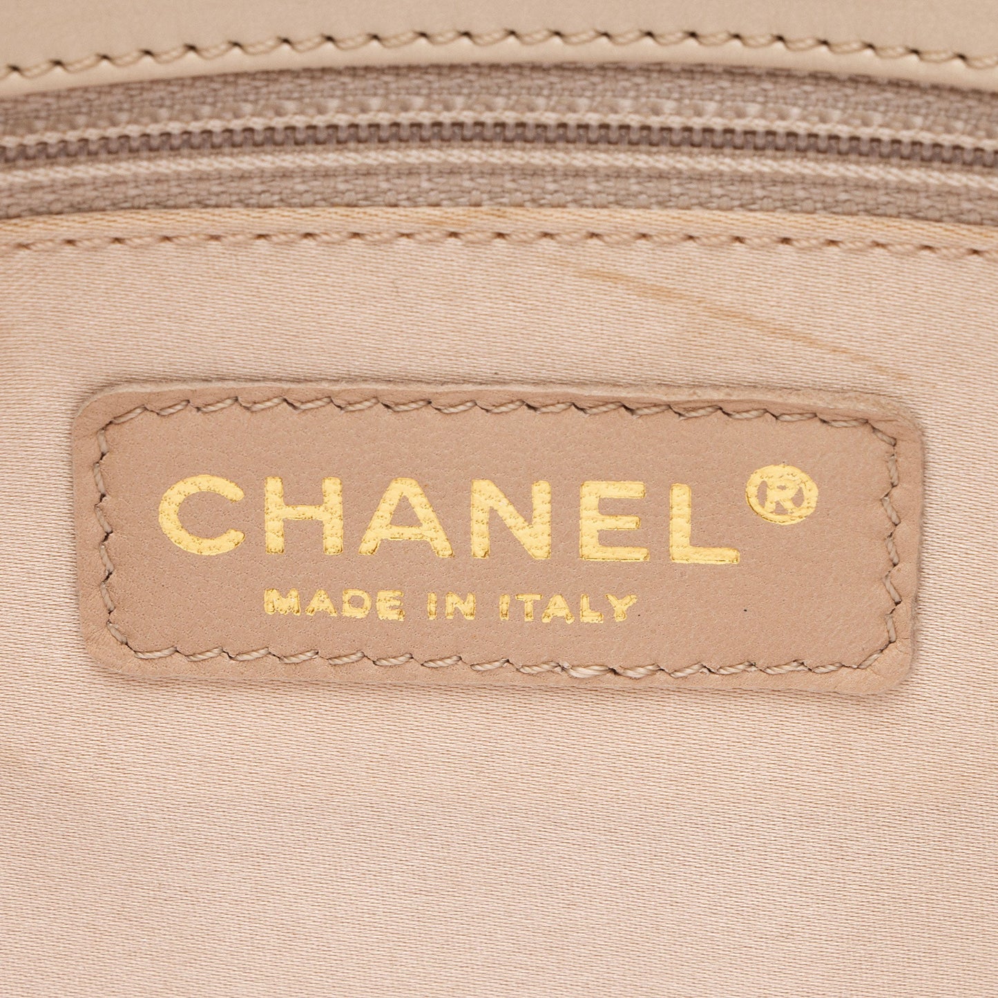 Chanel Lambskin Paris-Moscou Moujik Flap Bag (SHF-lugykp)
