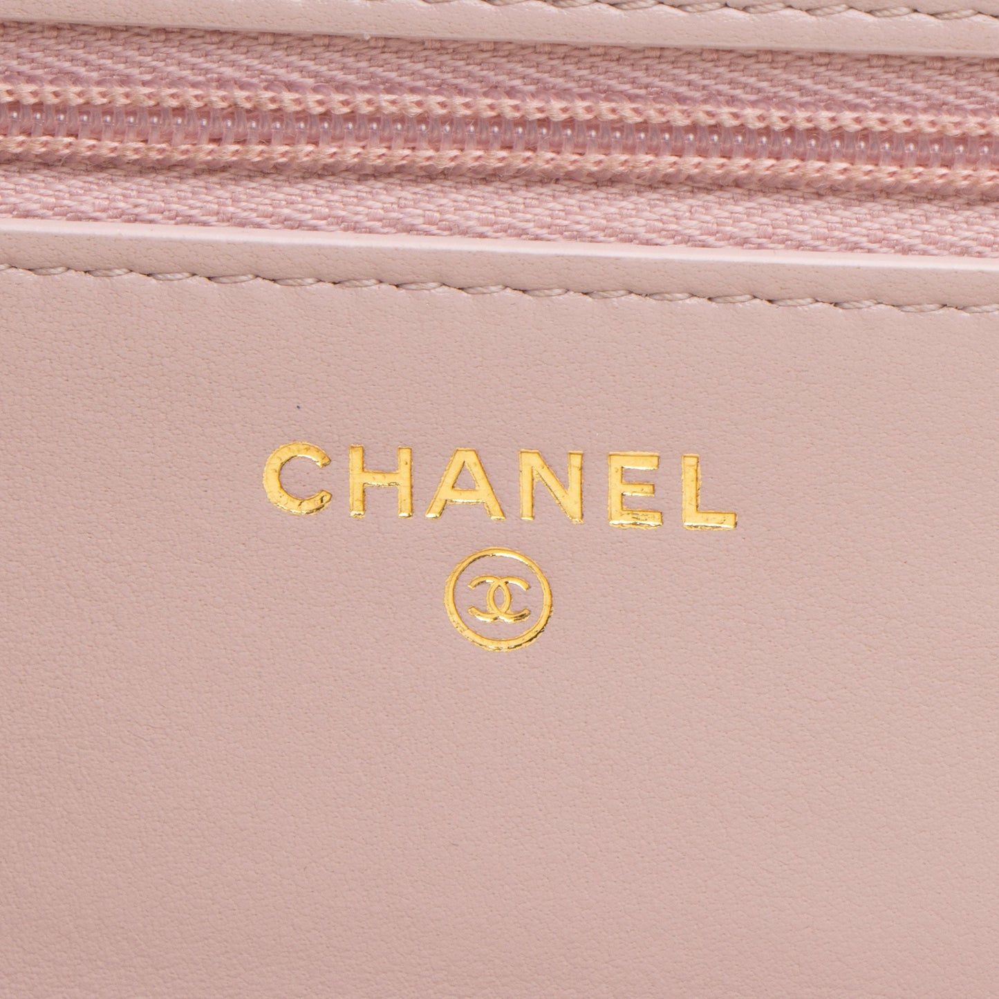 Chanel Lambskin Pearl CC Wallet on Chain (SHF-xRqAN6)