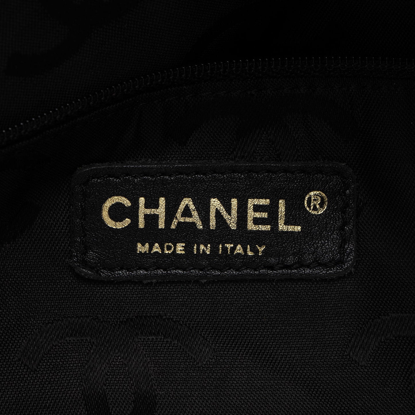 Chanel Lambskin Surpique Large Shoulder Bag (SHF-T8EzC0)