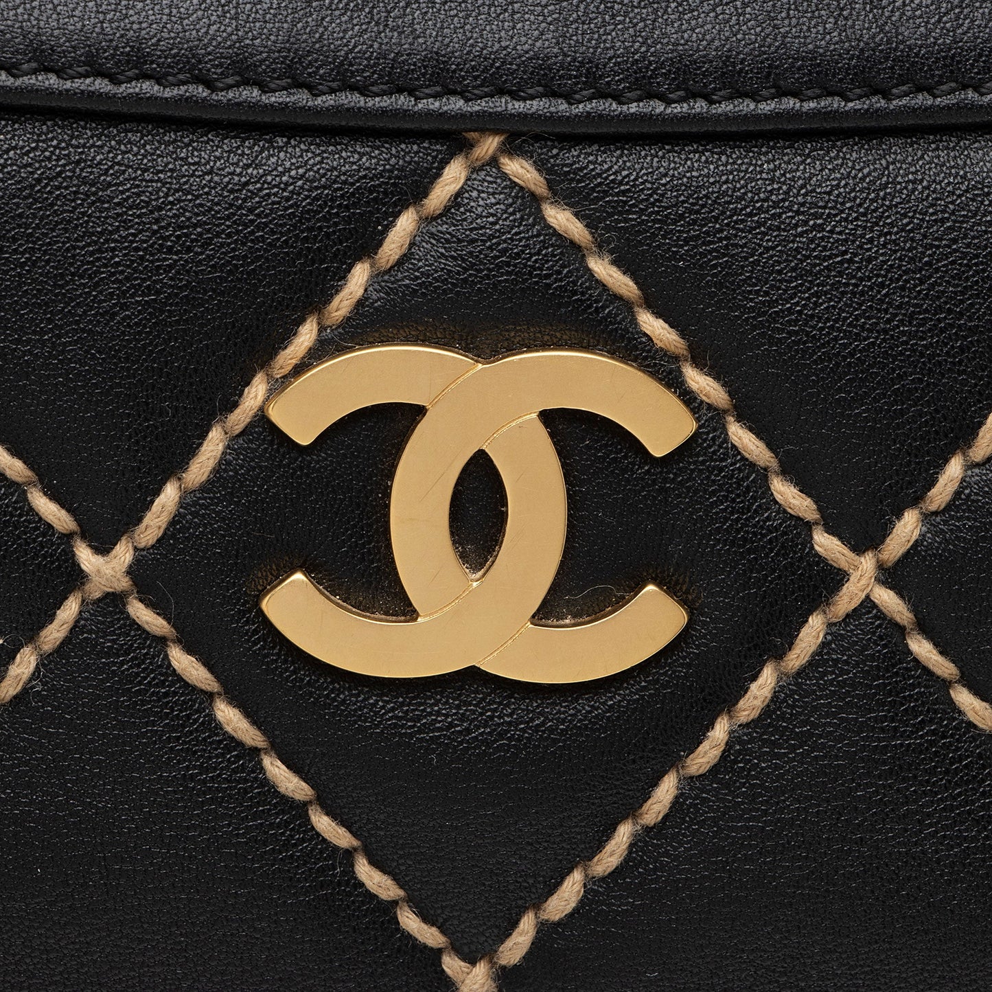 Chanel Lambskin Surpique Large Shoulder Bag (SHF-T8EzC0)