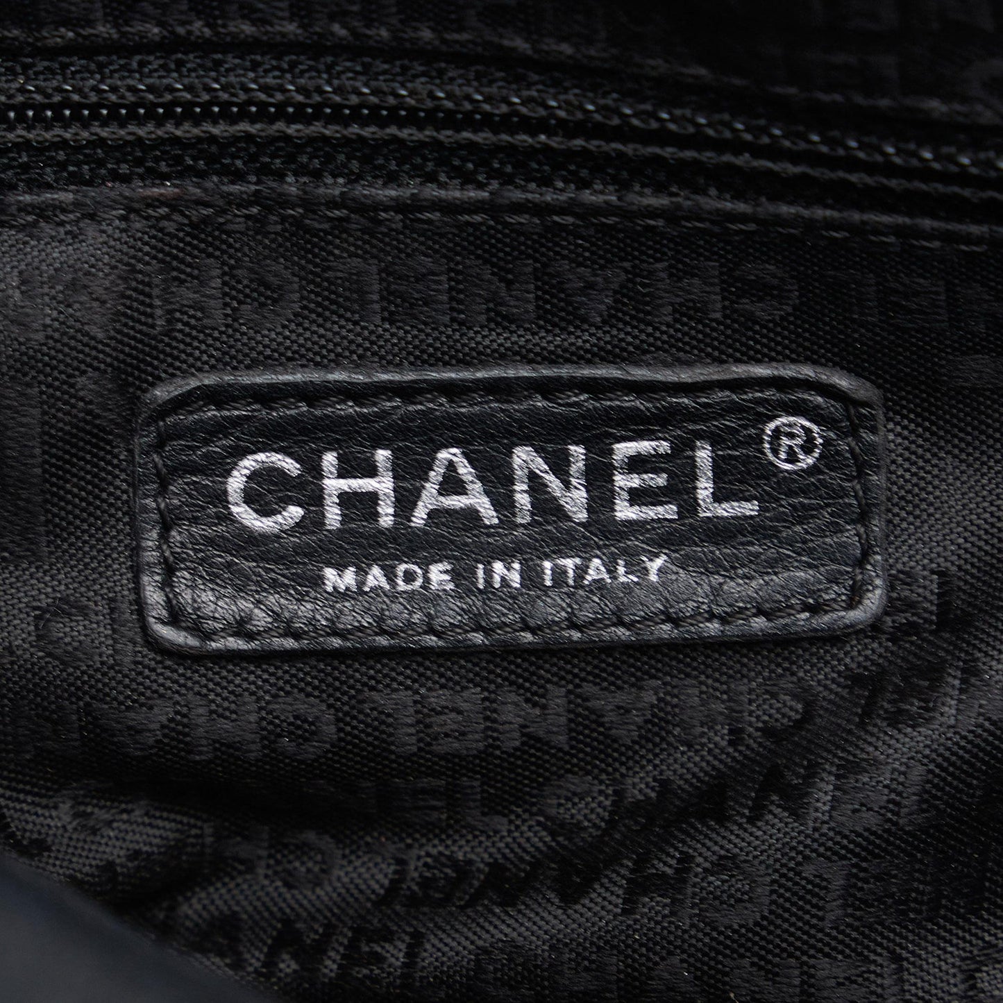 Chanel Lambskin Ultimate Soft Frame Bag (SHG-6q0hEp)