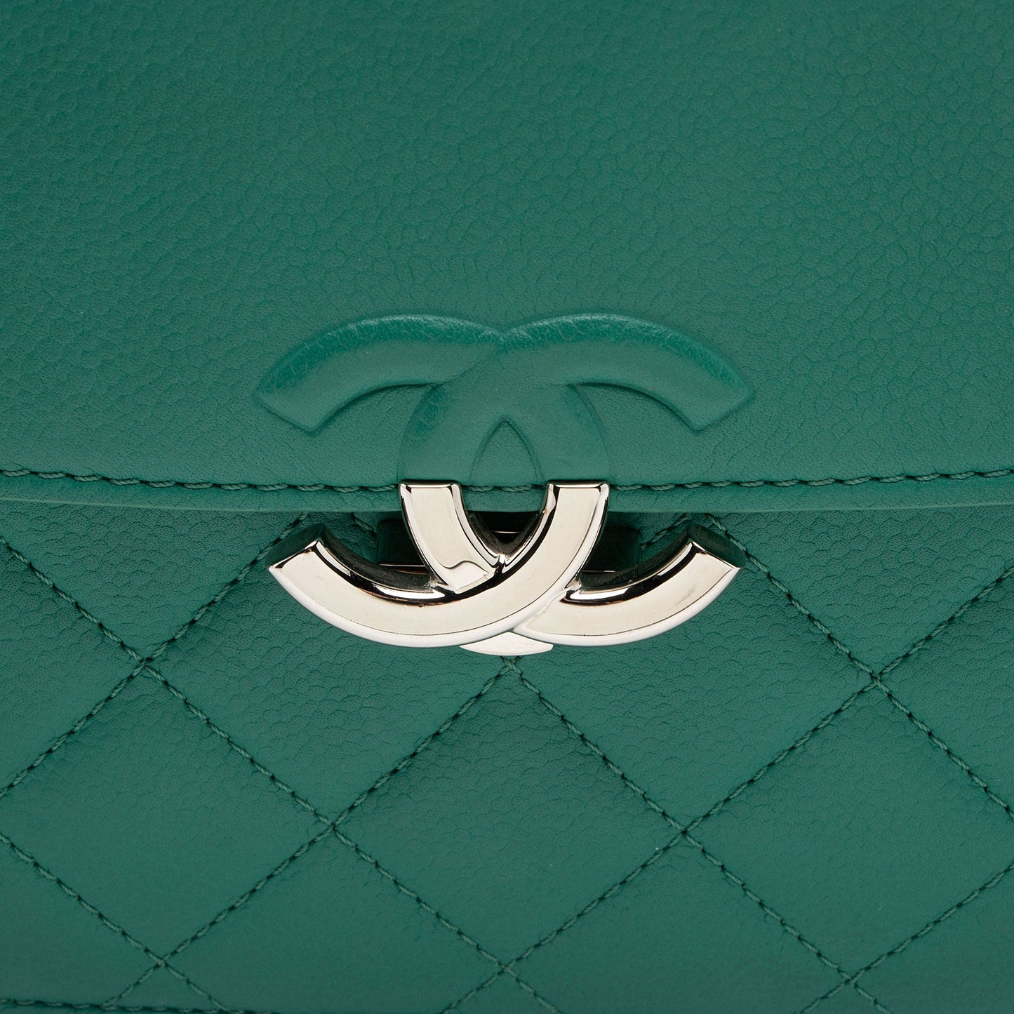 Chanel Lambskin Urban Companion Mini Flap Bag (SHF-EsVYtQ)
