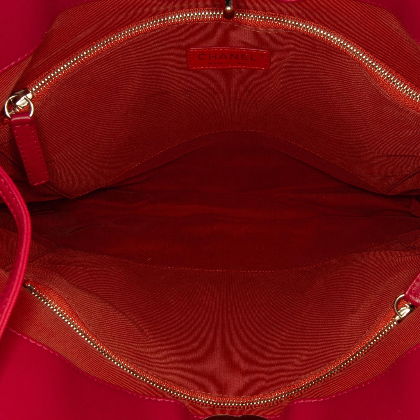 Chanel Large 31 Satchel (SHG-Xaq5P4)