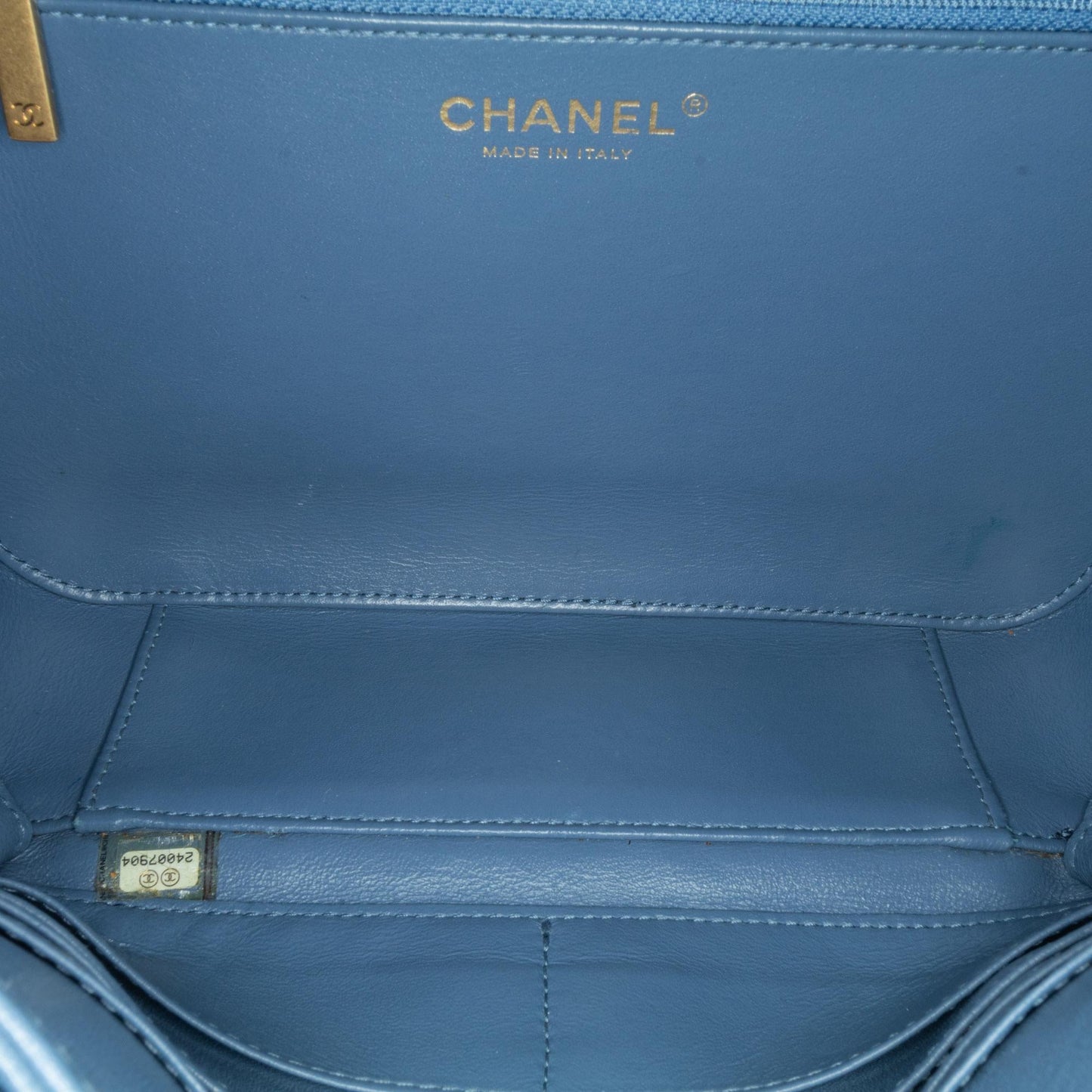 Chanel Large Caviar CC Filigree Vanity Case (SHG-JUihwi)