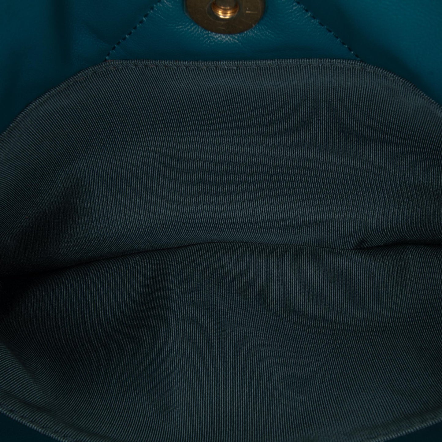 Chanel Large Lambskin 19 Flap (SHG-olIAoj)