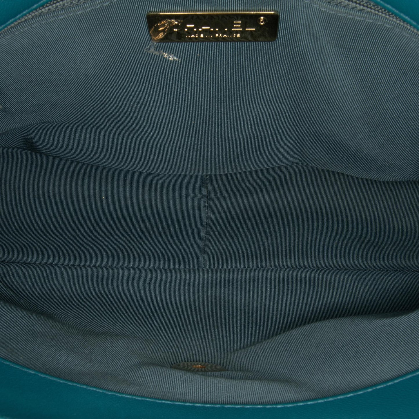 Chanel Large Lambskin 19 Flap (SHG-olIAoj)