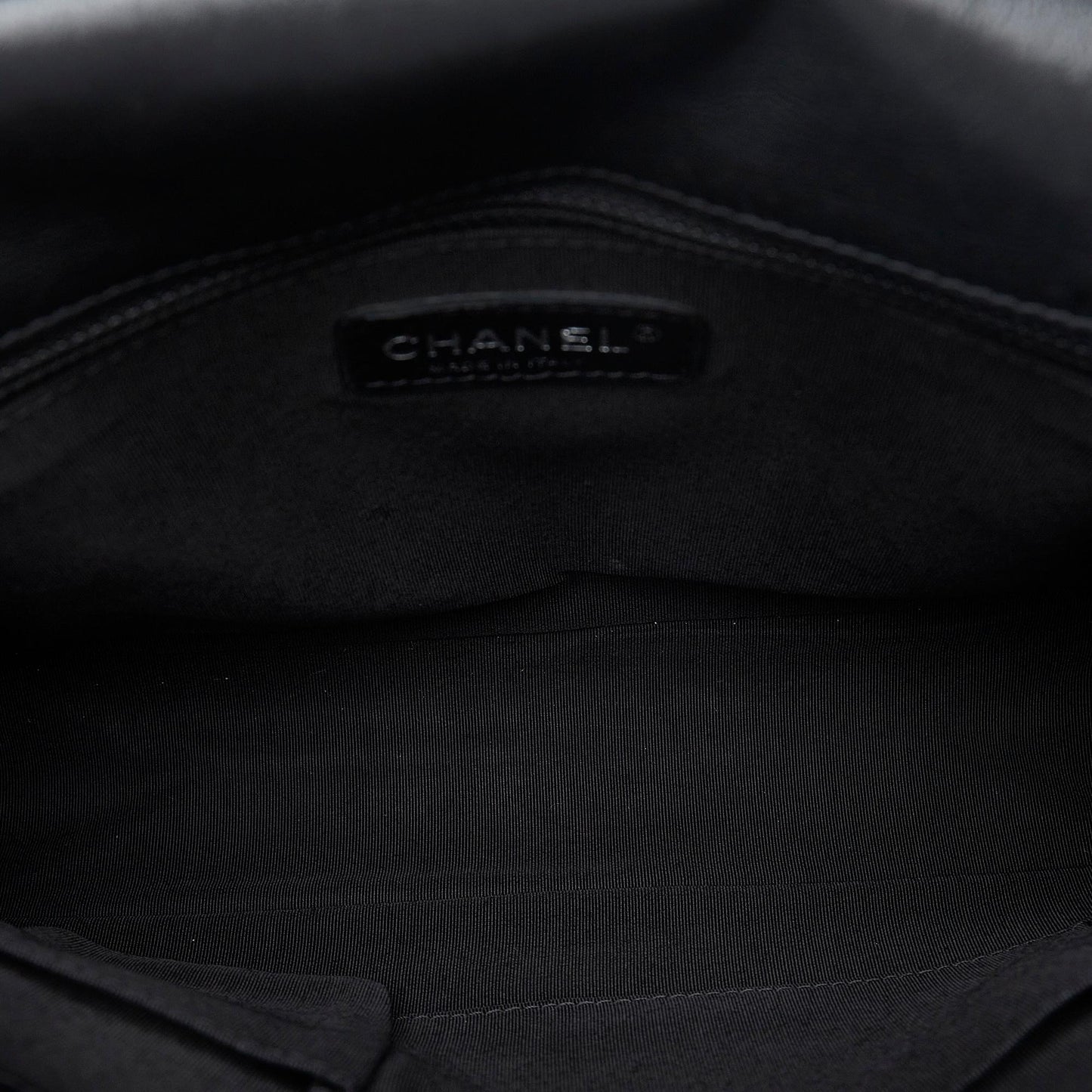 Chanel Large Lambskin Boy Bag (SHG-m0YwJJ)