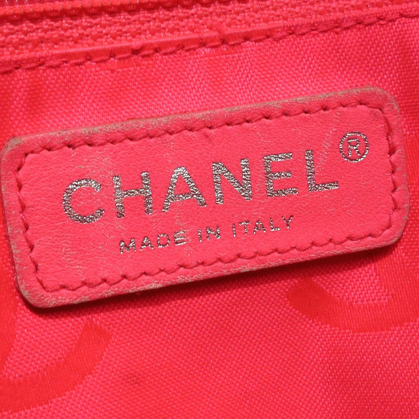 Chanel Large Lambskin Cambon Ligne Tote (SHG-s11ItS)