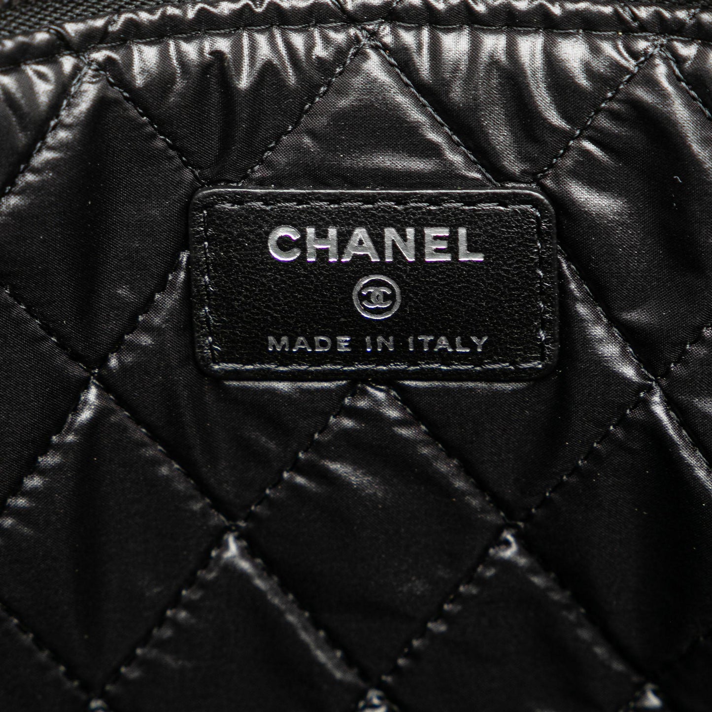 Chanel Large Printed Lambskin La Habana O Case Clutch (SHG-Zimn5u)