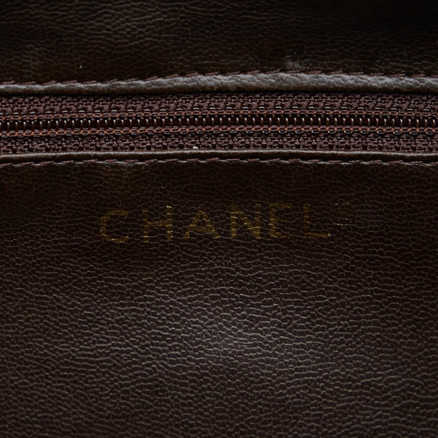Chanel Leather Pouch (SHG-pa4YMp)