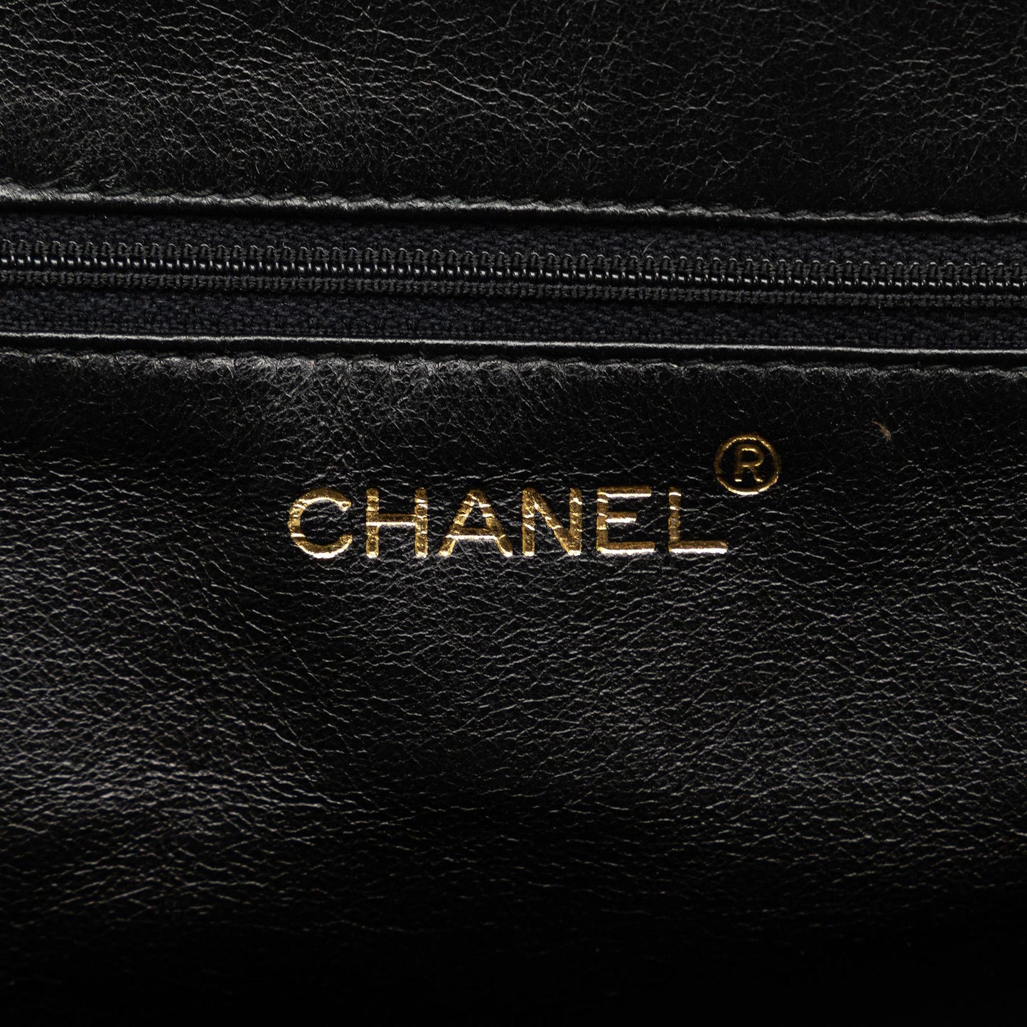 Chanel Matelasse Lambskin Leather Shoulder Bag (SHG-pt26br)
